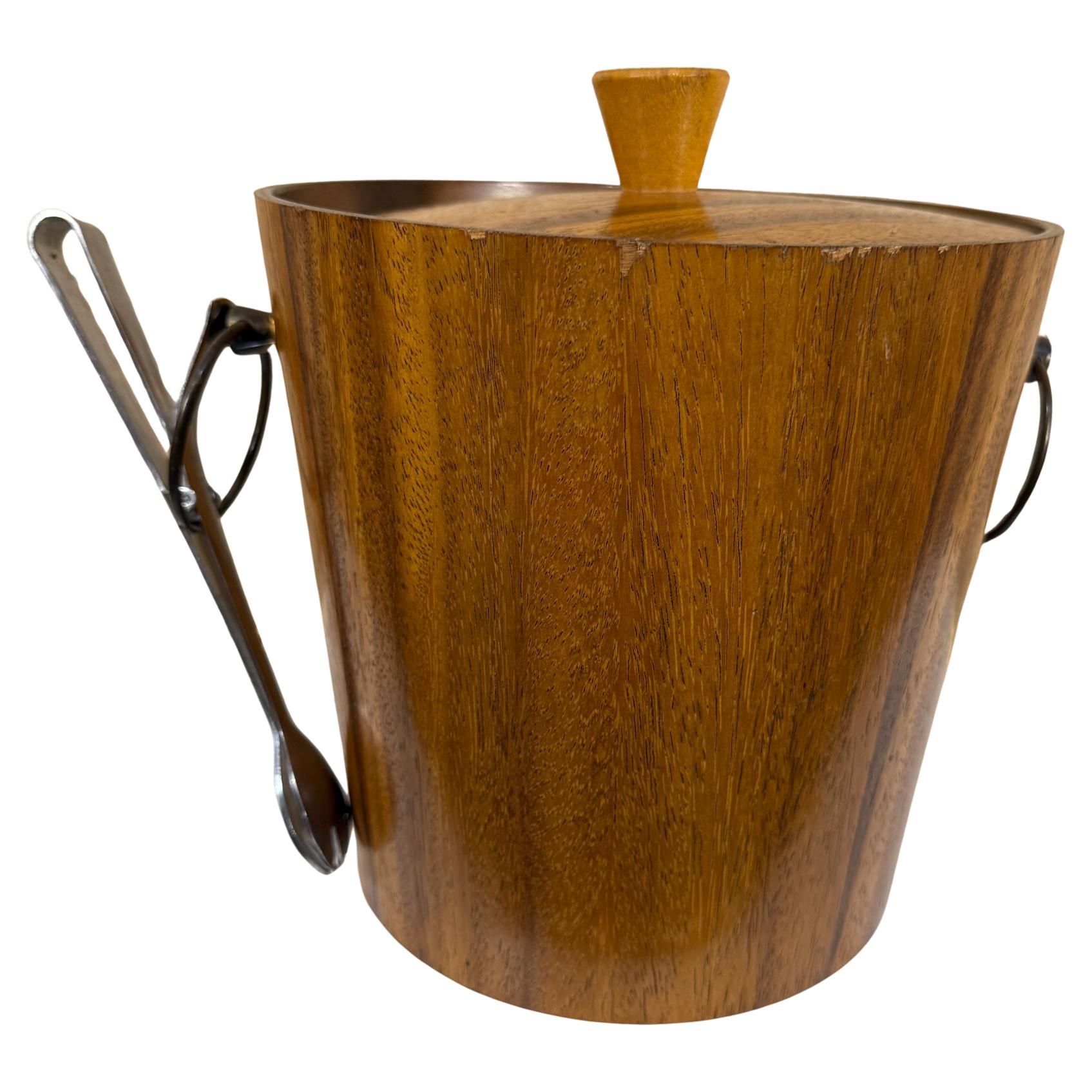 Oggetti da bar moderni Set di secchielli per il ghiaccio in legno di noce Pinze in acciaio inossidabile 1960s Giappone in vendita