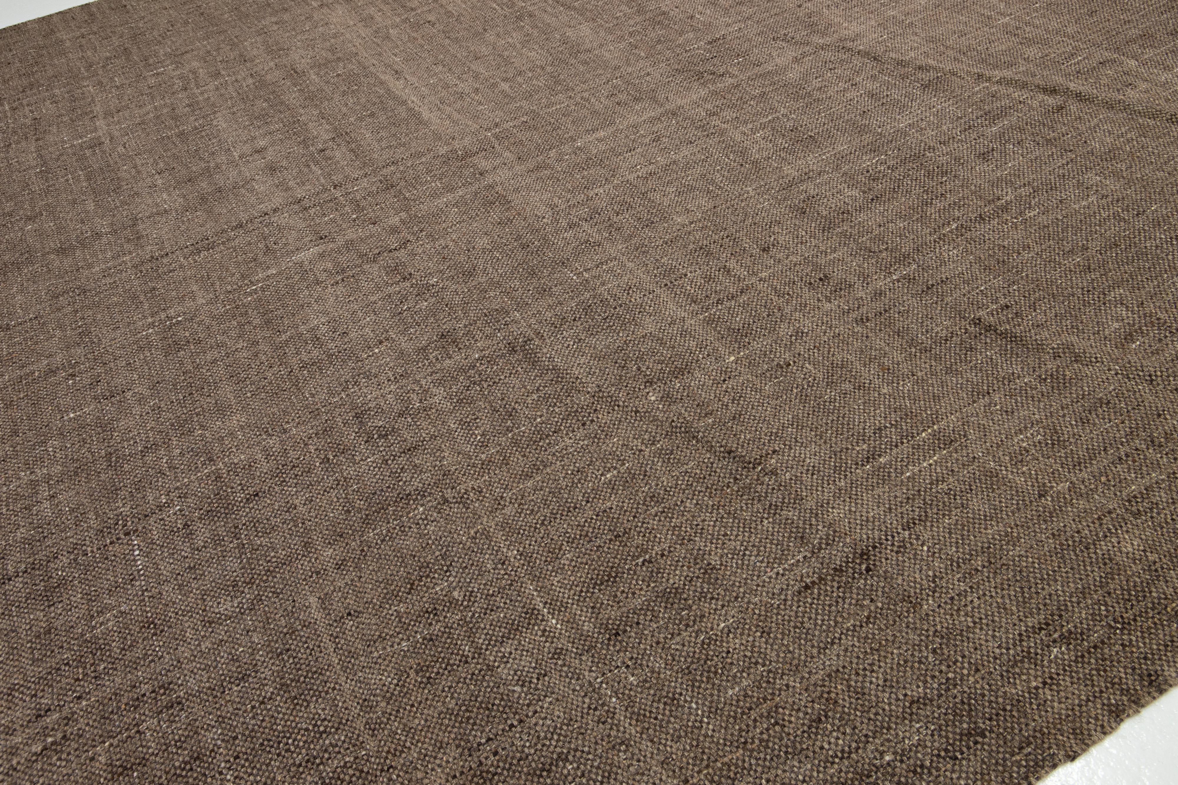 Moderner Teppich aus natürlicher Wolle mit Korbgeflecht in Brown im Angebot 3