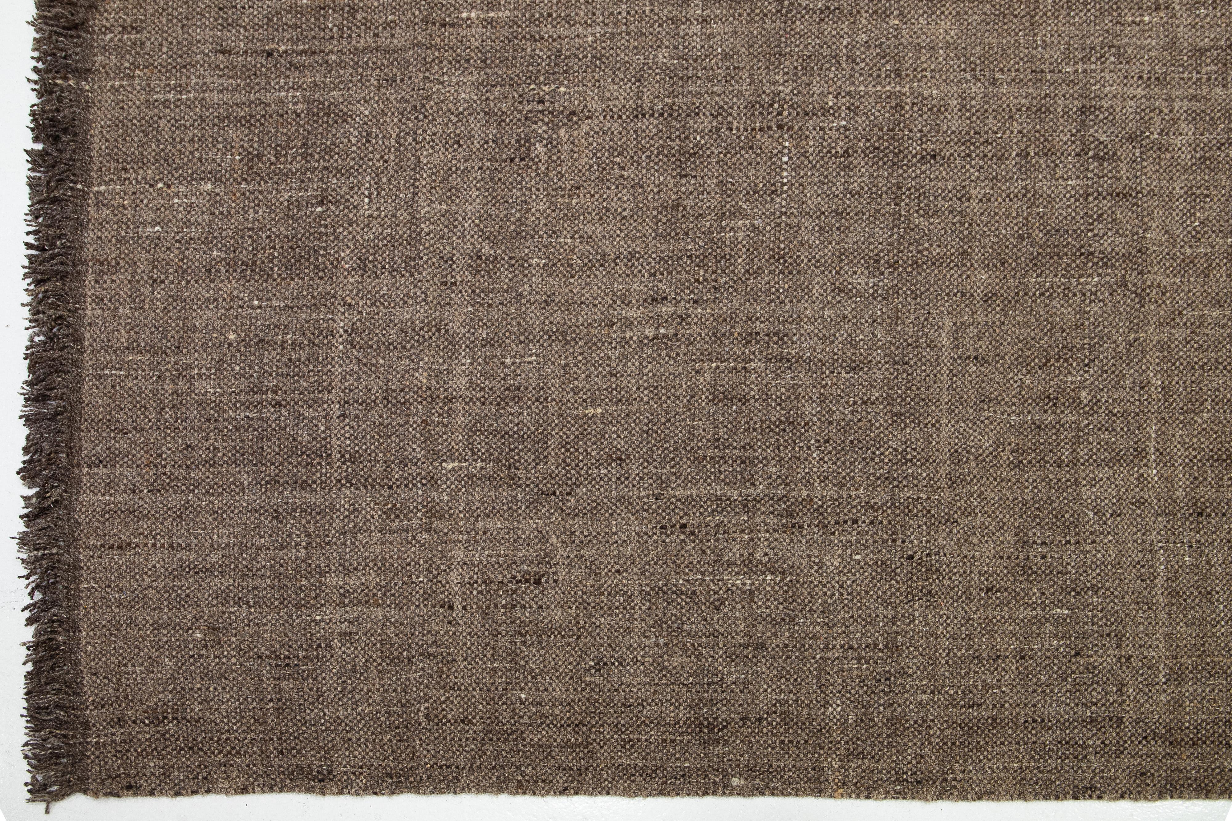 Moderner Teppich aus natürlicher Wolle mit Korbgeflecht in Brown im Angebot 1