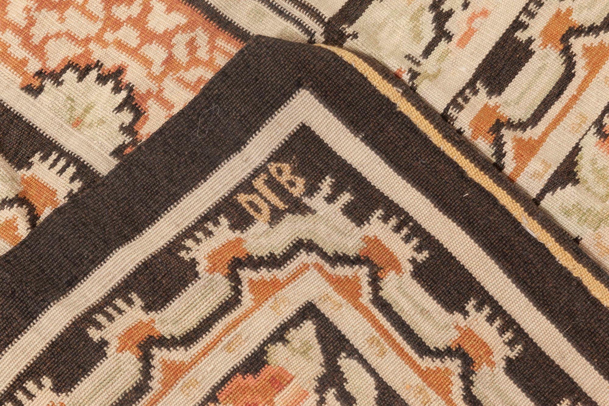 Moderner handgeknüpfter Teppich in Bassarabian Botanic Design aus Wolle von Doris Leslie Blau (21. Jahrhundert und zeitgenössisch) im Angebot