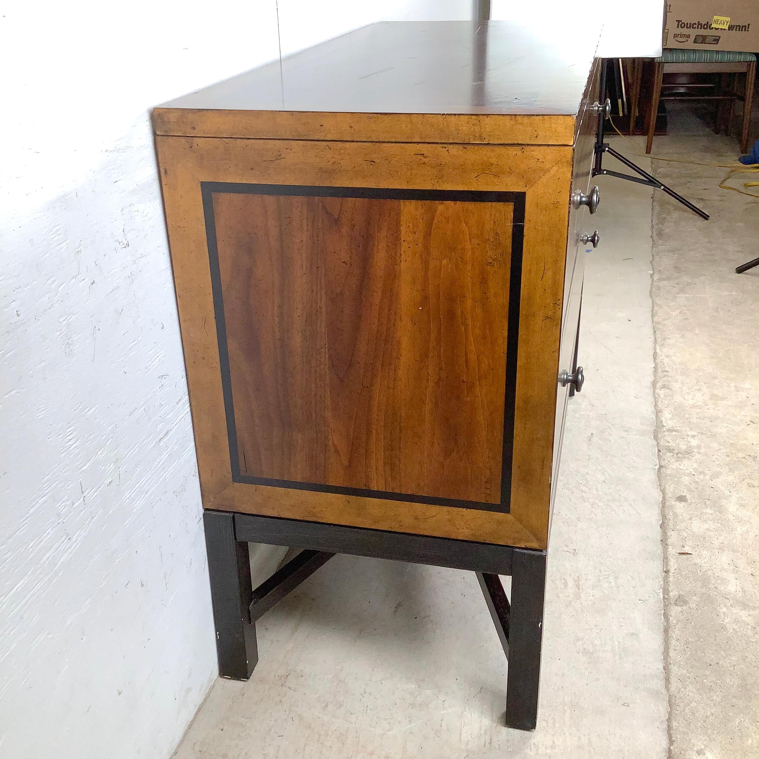 Altro Modern Bassett Chest With Sculptural X Base in vendita