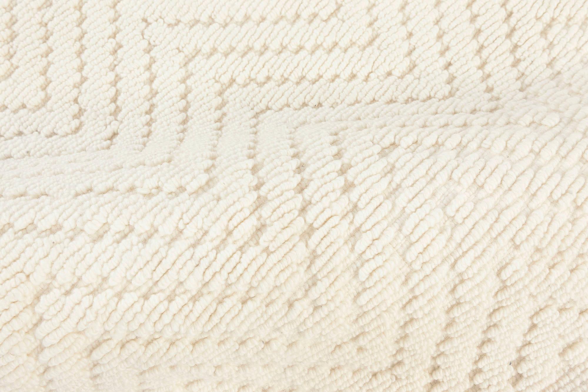 Modern Bauer Collection white herringbone design wool rug by Doris Leslie Blau
Size: 6'9