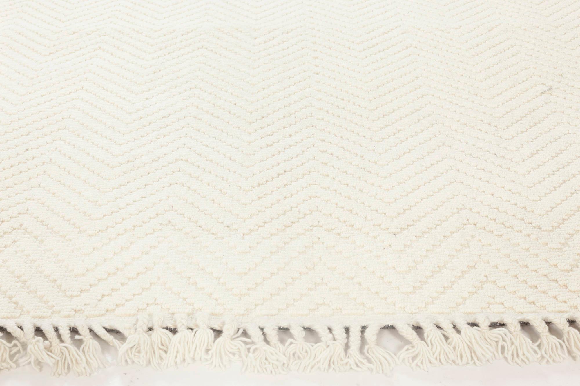 Modern Bauer Collection White Herringbone Design Wool Rug by Doris Leslie Blau Indio en venta
