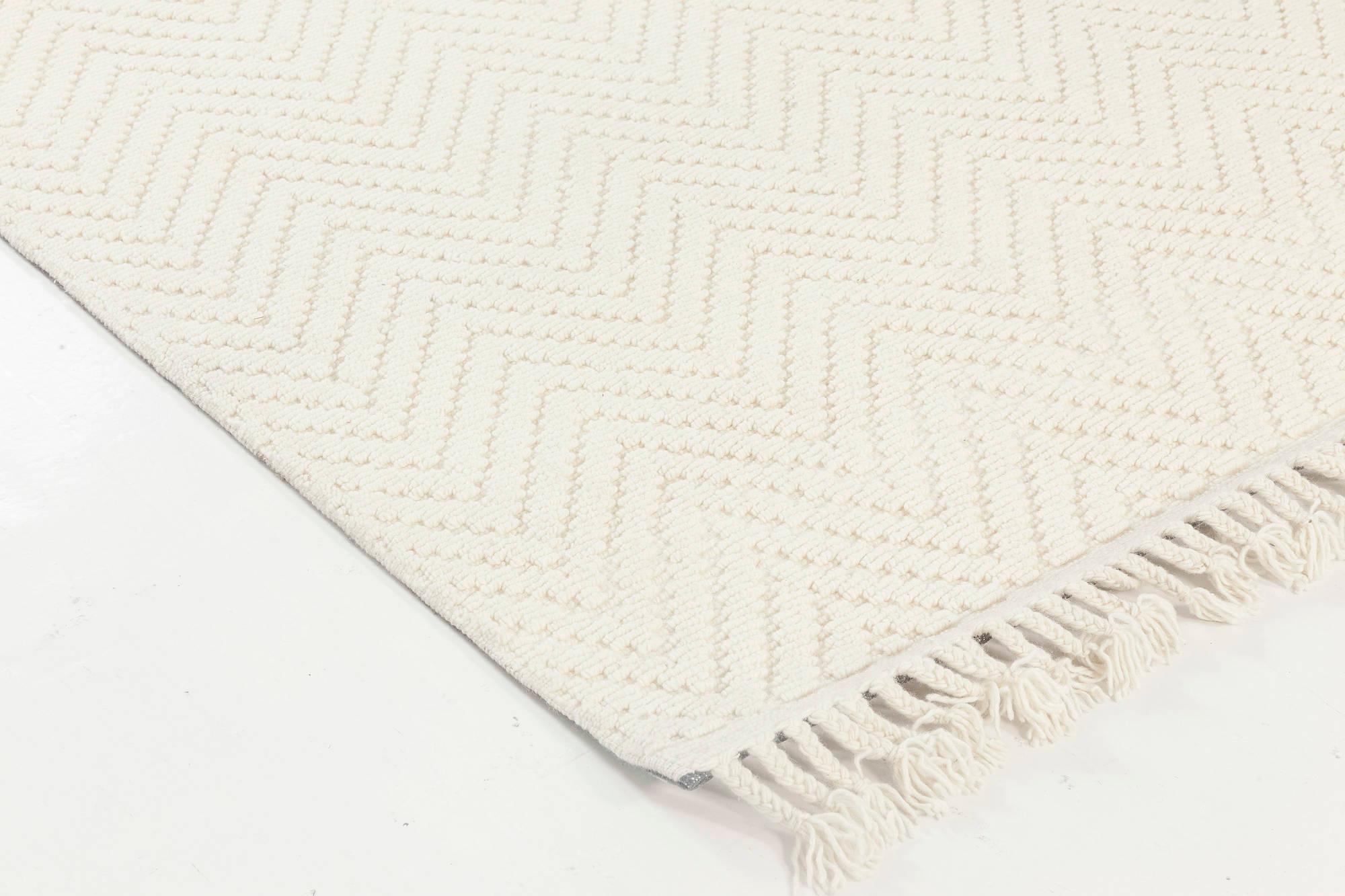 Modern Bauer Collection White Herringbone Design Wool Rug by Doris Leslie Blau Anudado a mano en venta