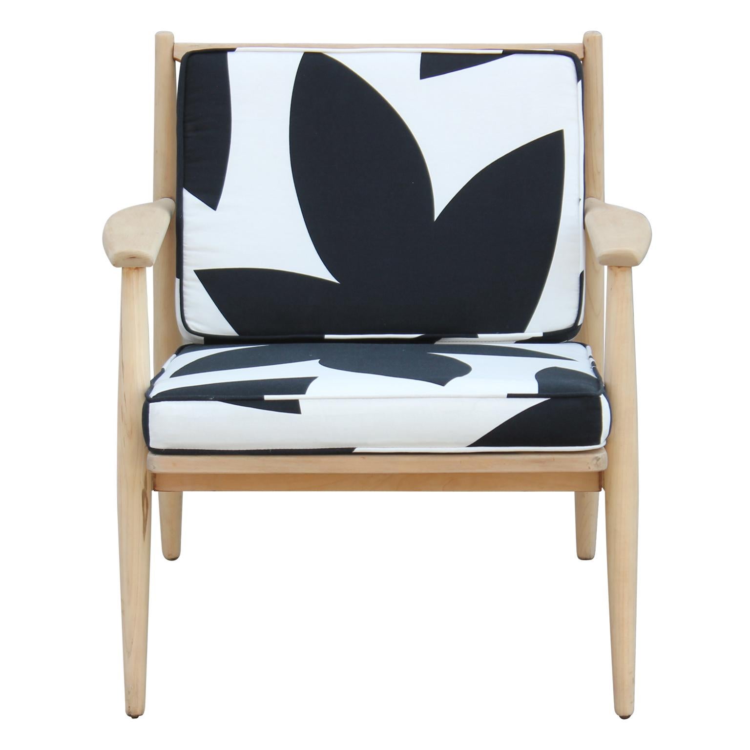 Modern Baumritter Black & White Geometric Light Walnut Danish Style Lounge Chair In Excellent Condition In Houston, TX