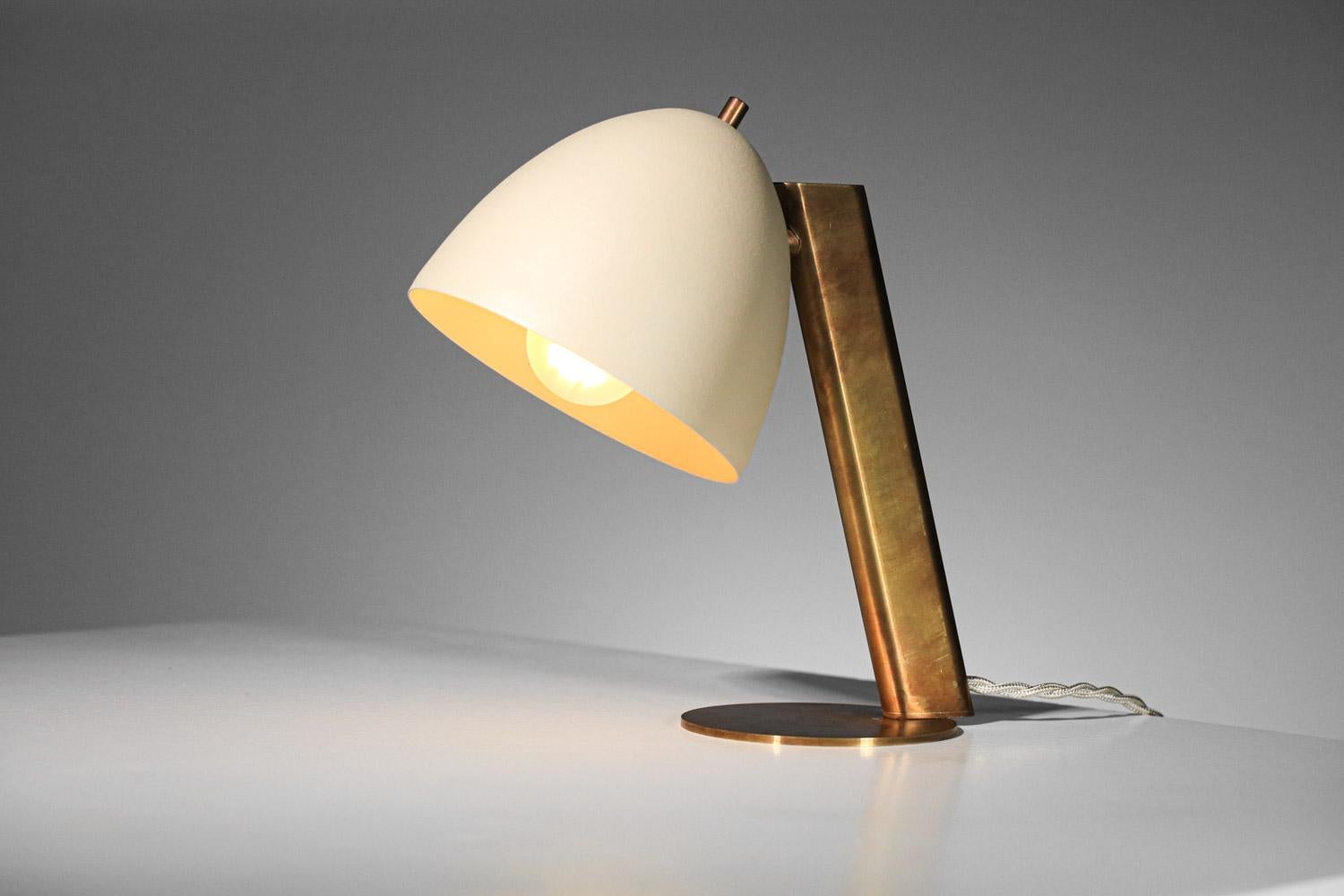 Modern bedside lamp brass and lacquered metal, modernist style danke studio For Sale 6
