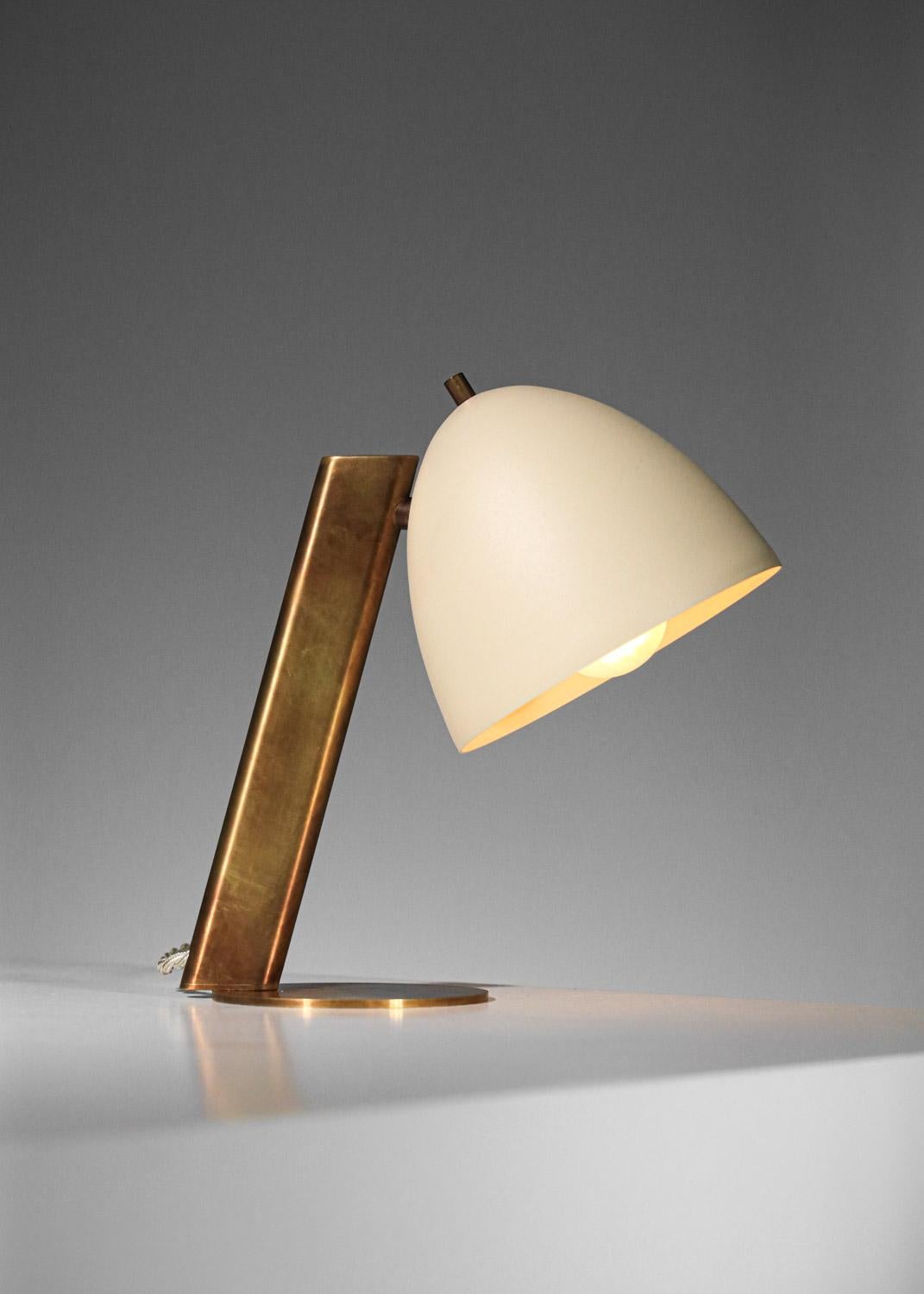 Modern bedside lamp brass and lacquered metal, modernist style danke studio For Sale 9