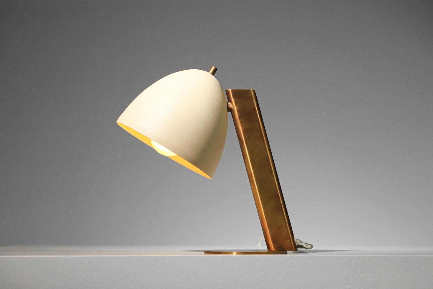 Modern bedside lamp brass and lacquered metal, modernist style danke studio For Sale 1