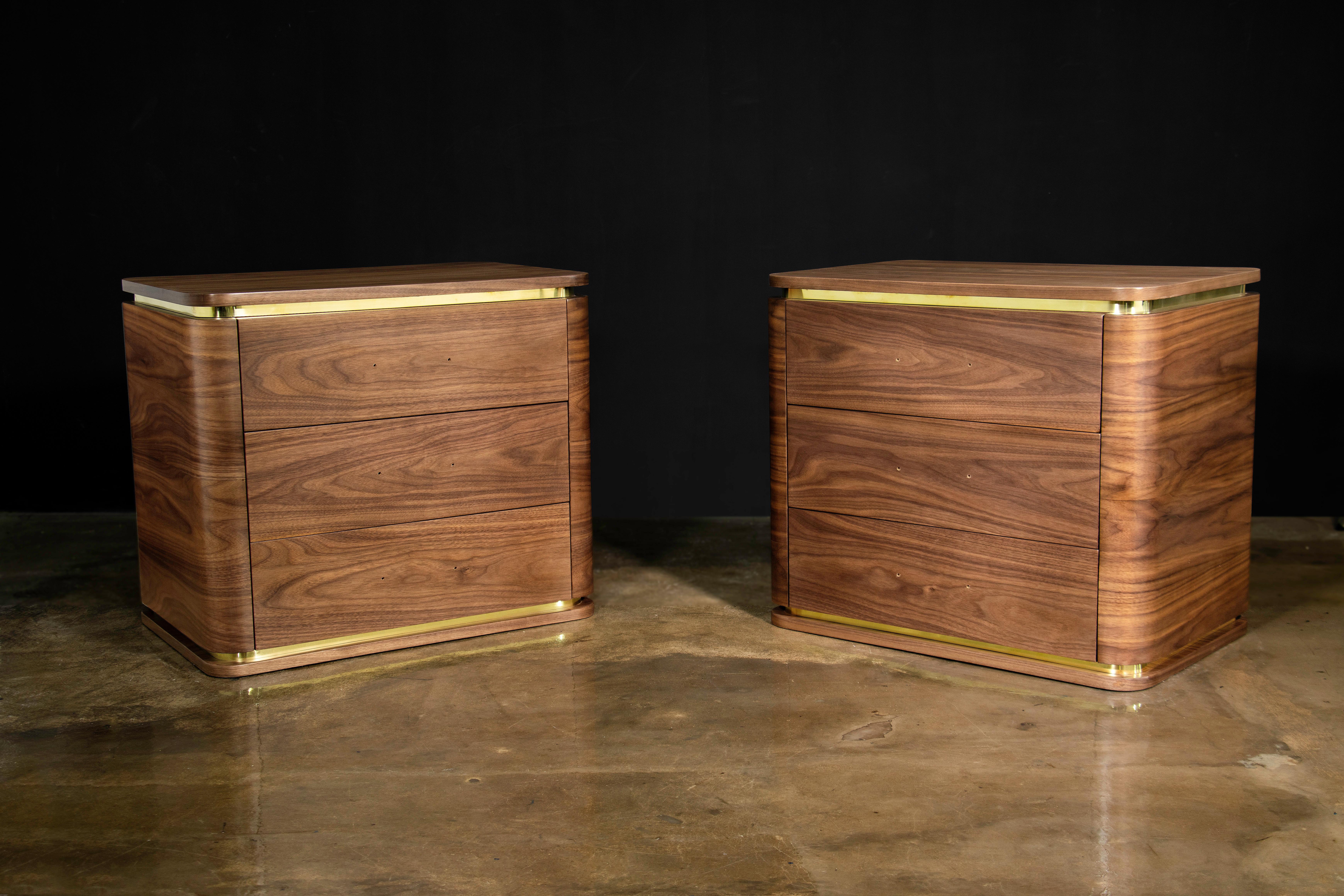 Table de chevet moderne en érable gris piqué et bronze de Costantini, Elena en vente 10