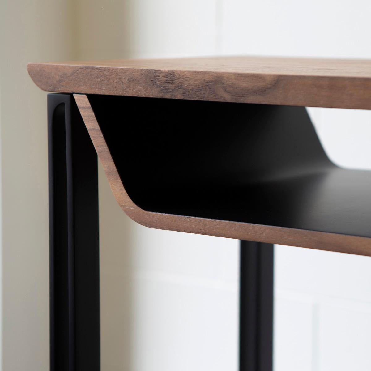 Moderner Nachttisch / Beistelltisch aus Holz und Stahl von Cyril Rumpler im Zustand „Neu“ im Angebot in Les Acacias, GE