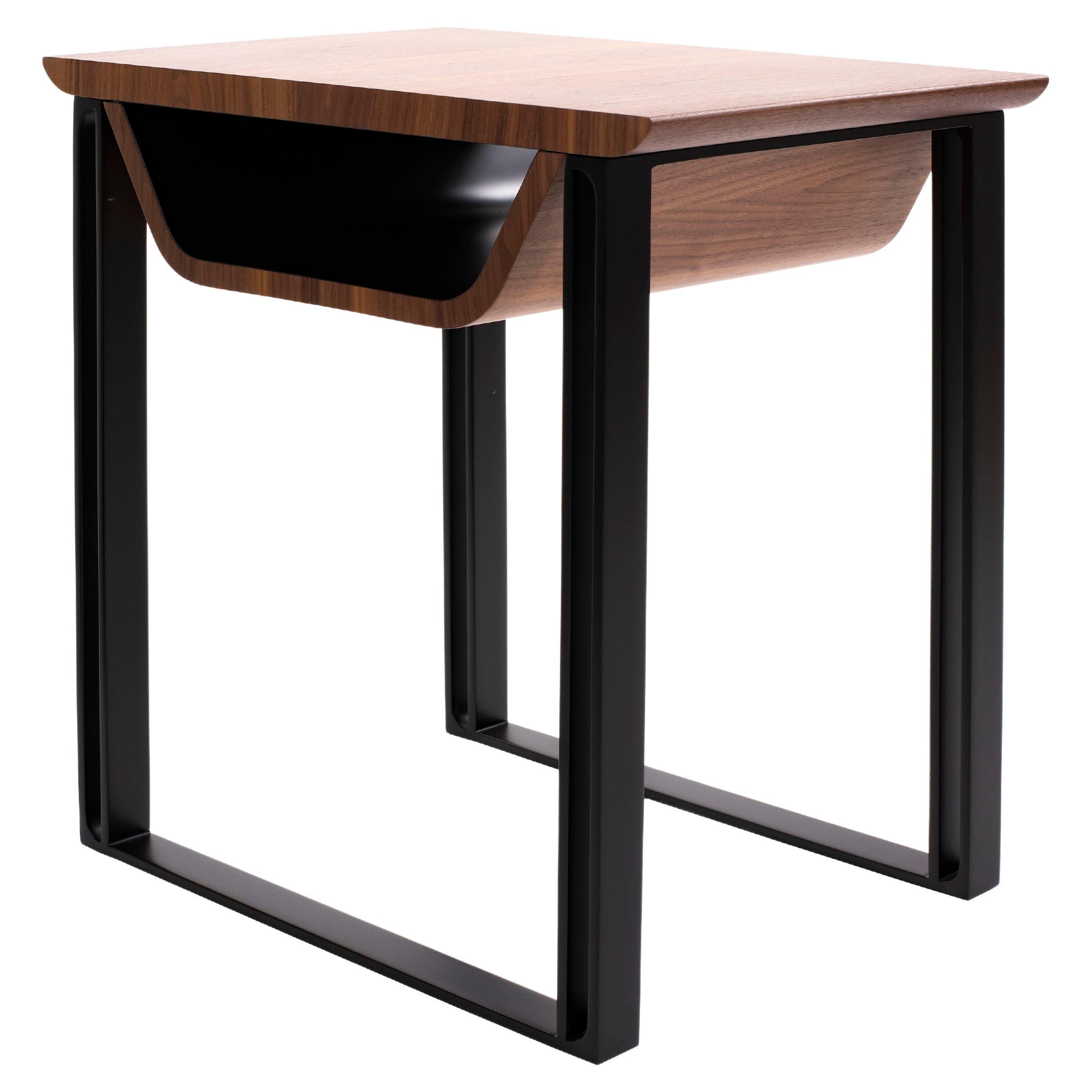 Moderner Nachttisch / Beistelltisch aus Holz und Stahl von Cyril Rumpler