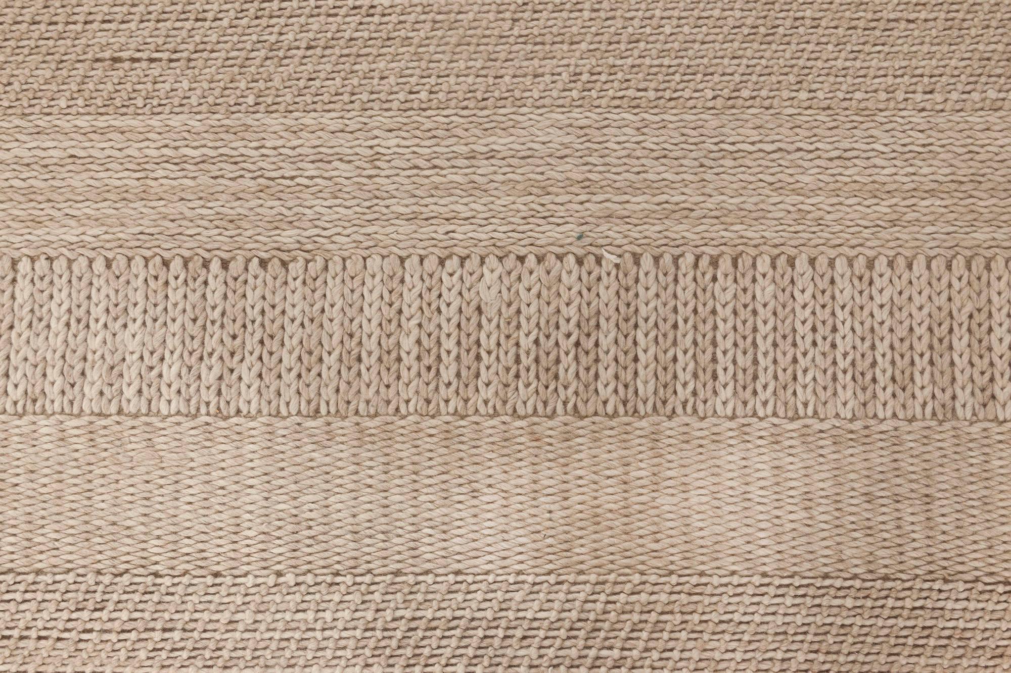Moderner Flachgewebeteppich aus Wolle von Doris Leslie Blau in Beige und Grau (Indisch) im Angebot