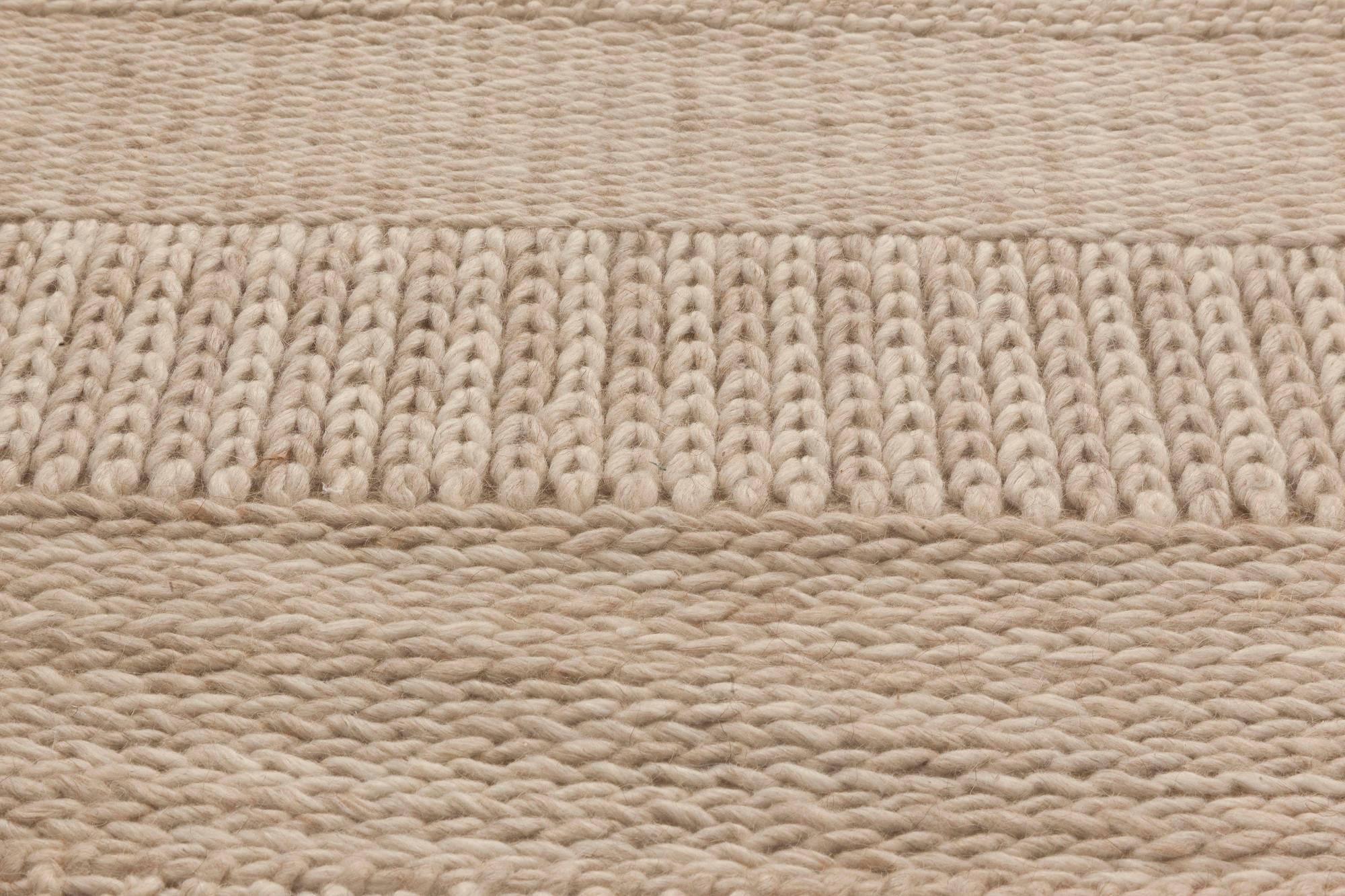 Moderner Flachgewebeteppich aus Wolle von Doris Leslie Blau in Beige und Grau (Handgeknüpft) im Angebot