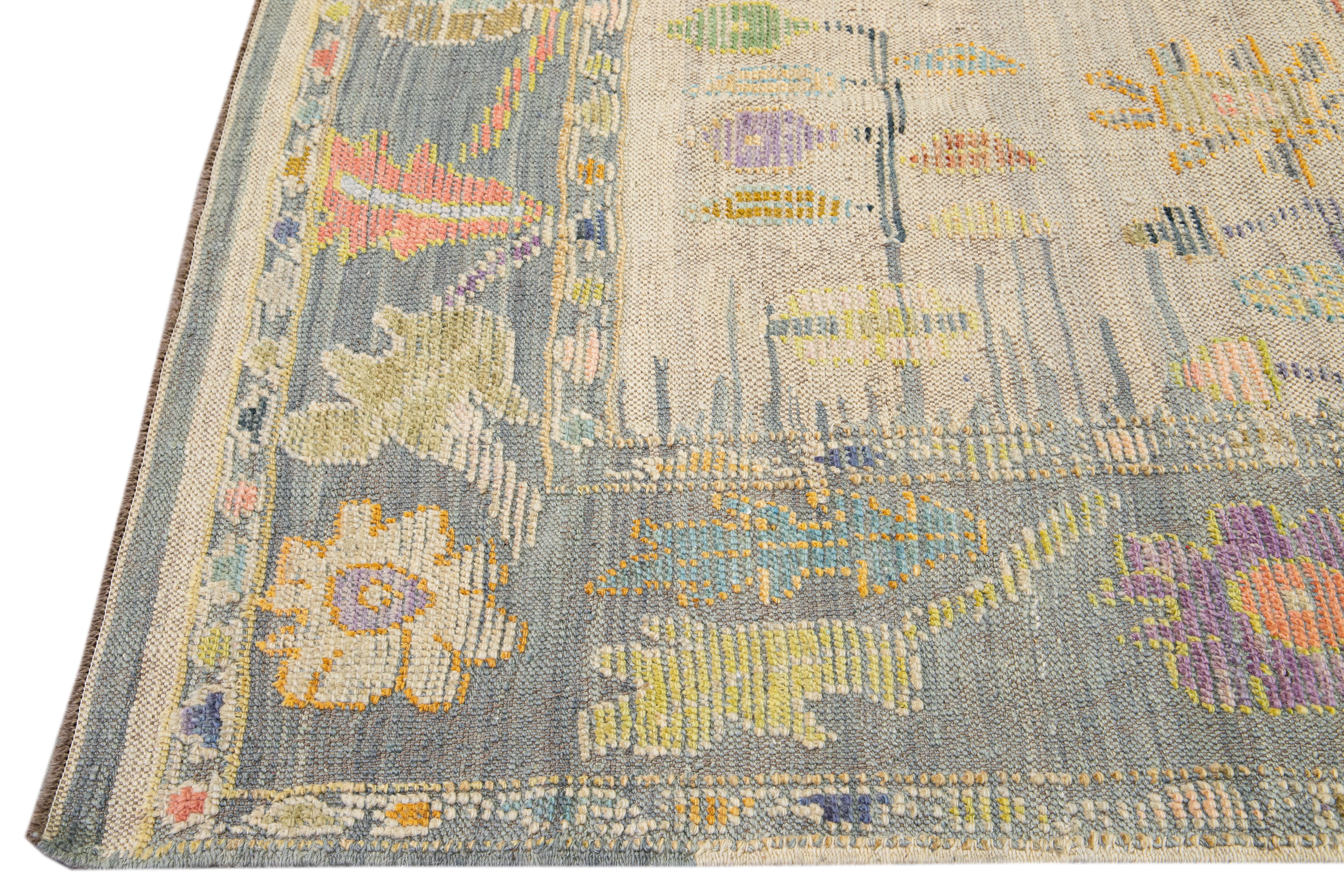 Modern Beige and Gray Turkish Oushak Handmade Multicolor Pattern Wool Rug In New Condition For Sale In Norwalk, CT