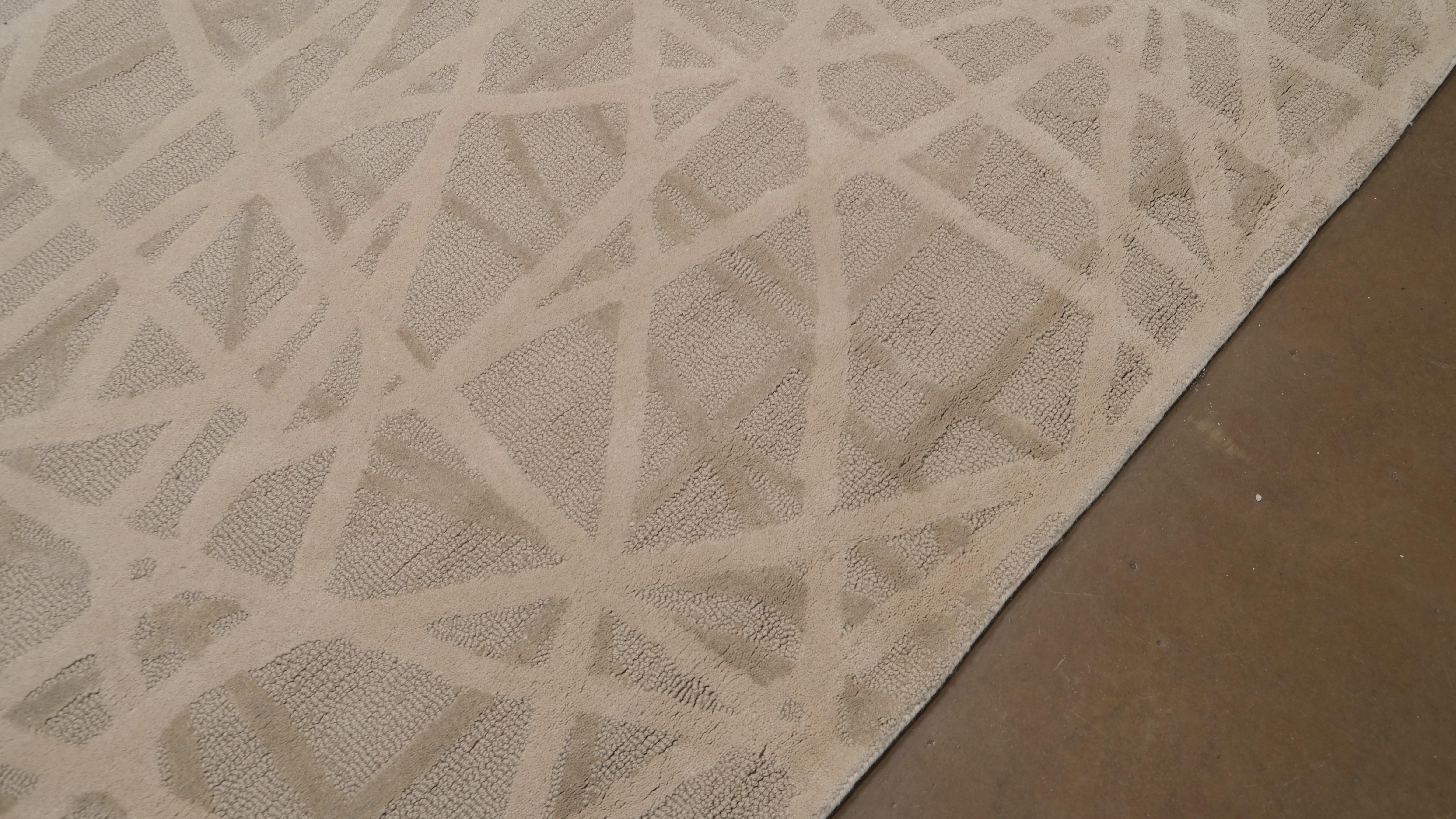 Modern Beige und Elfenbein Abstrakt Linear Designed Wolle Teppich 9'x12' (Handgefertigt) im Angebot