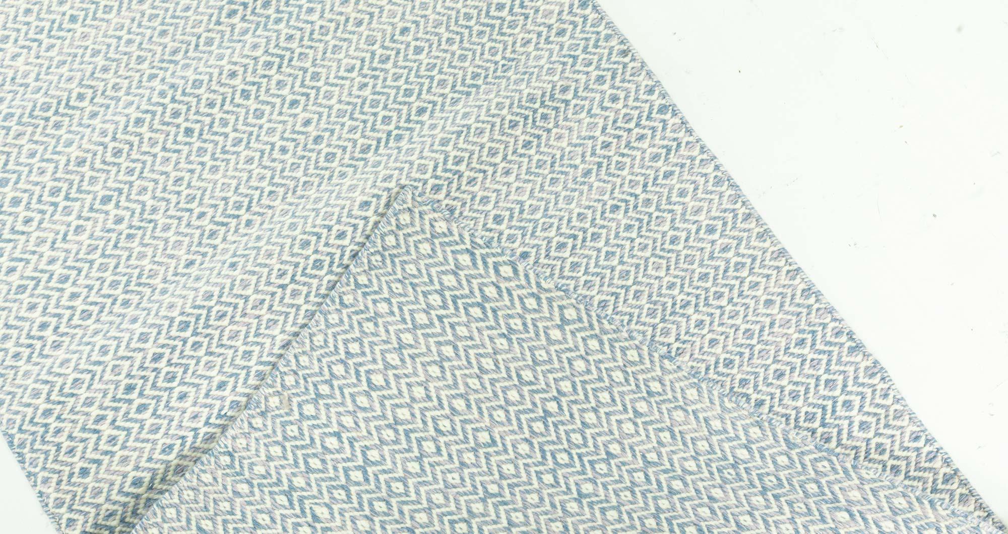 Runner moderno in lana a trama piatta beige blu di Doris Leslie Blau
Dimensioni: 3'0