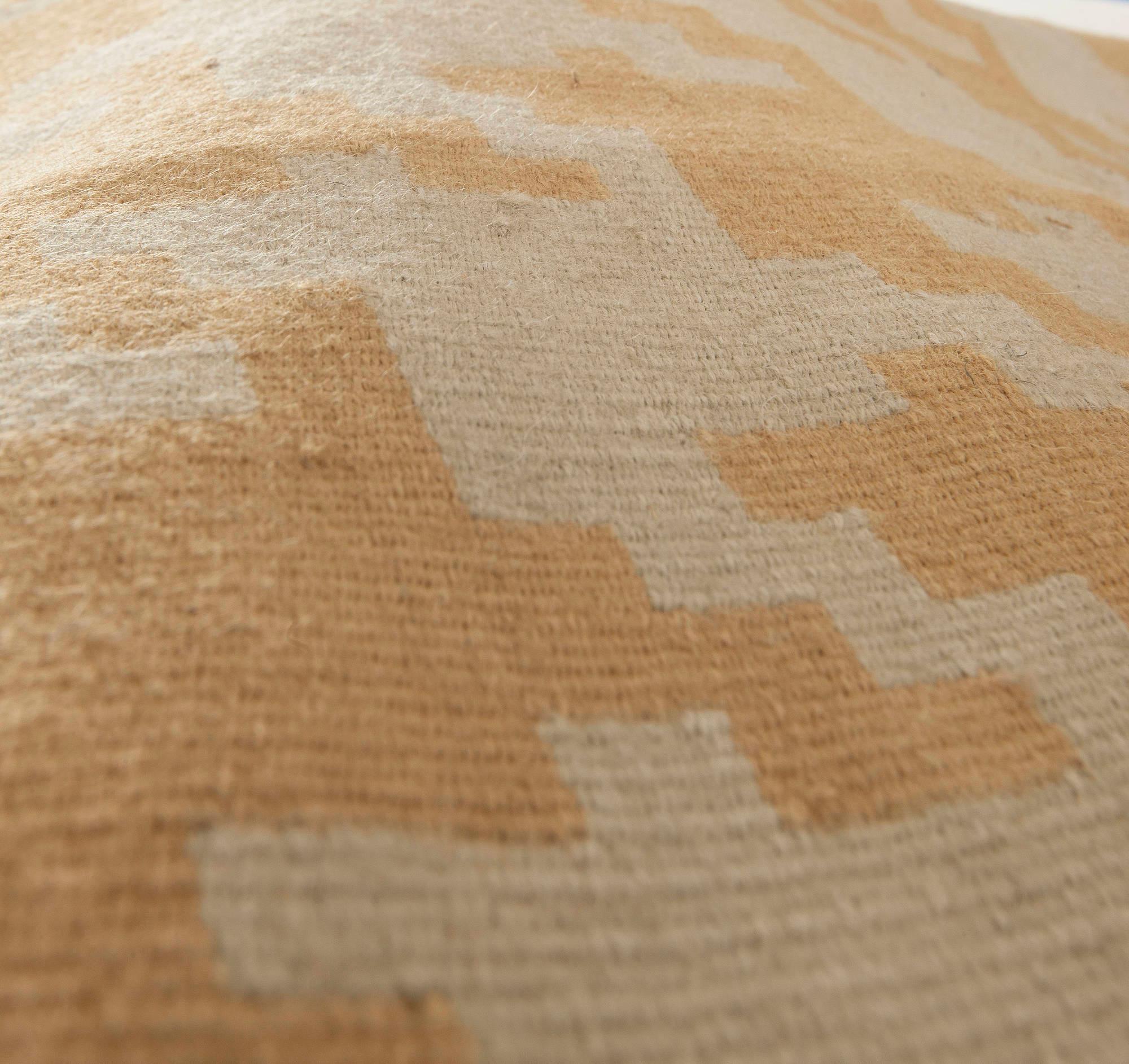 Noué à la main Tapis moderne beige tissé à plat de Jeffrey Bilhuber pour Doris Leslie Blau en vente