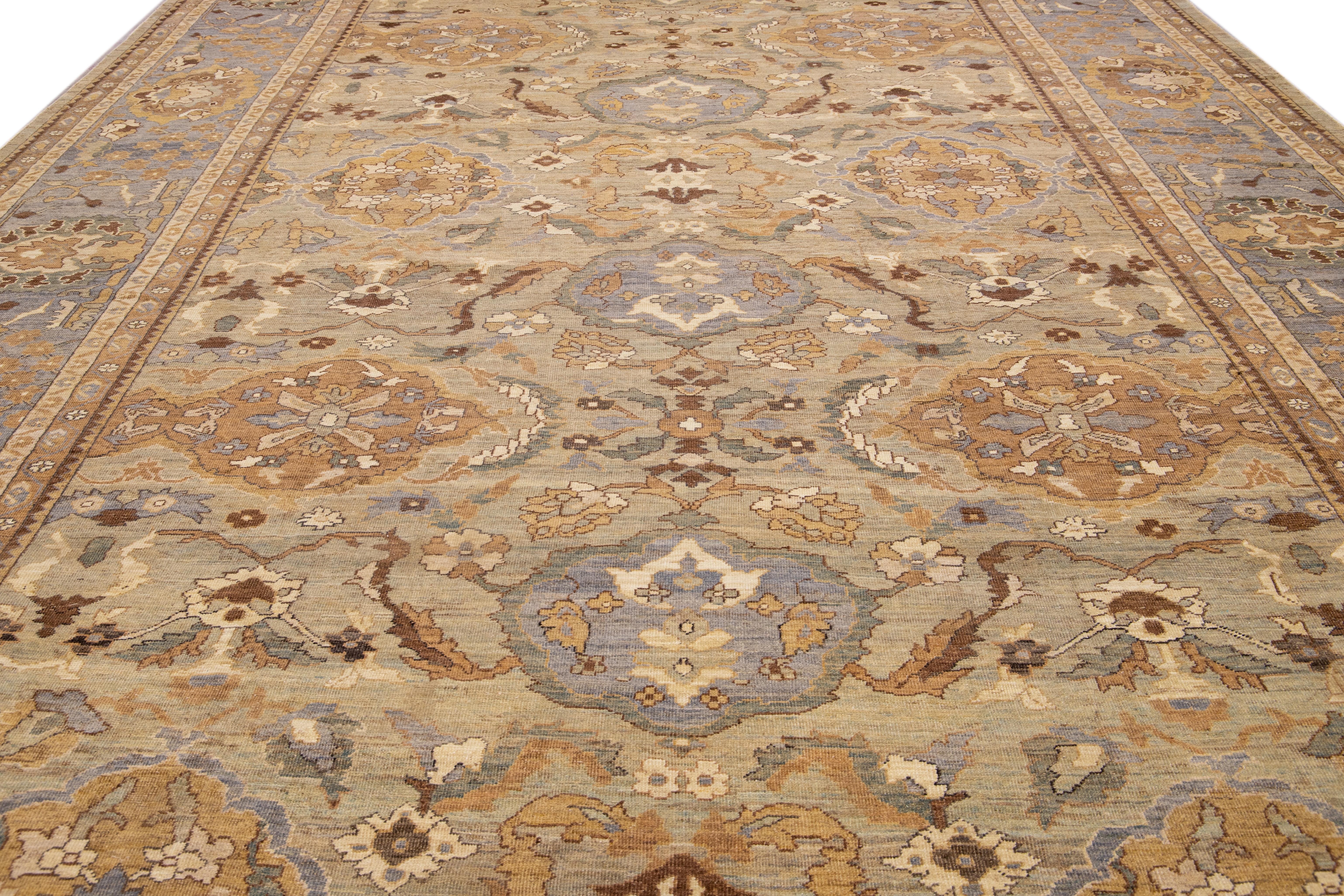 Moderner handgefertigter Oversize-Wollteppich in Beige mit Blumenmuster von Sultanabad (Persisch) im Angebot
