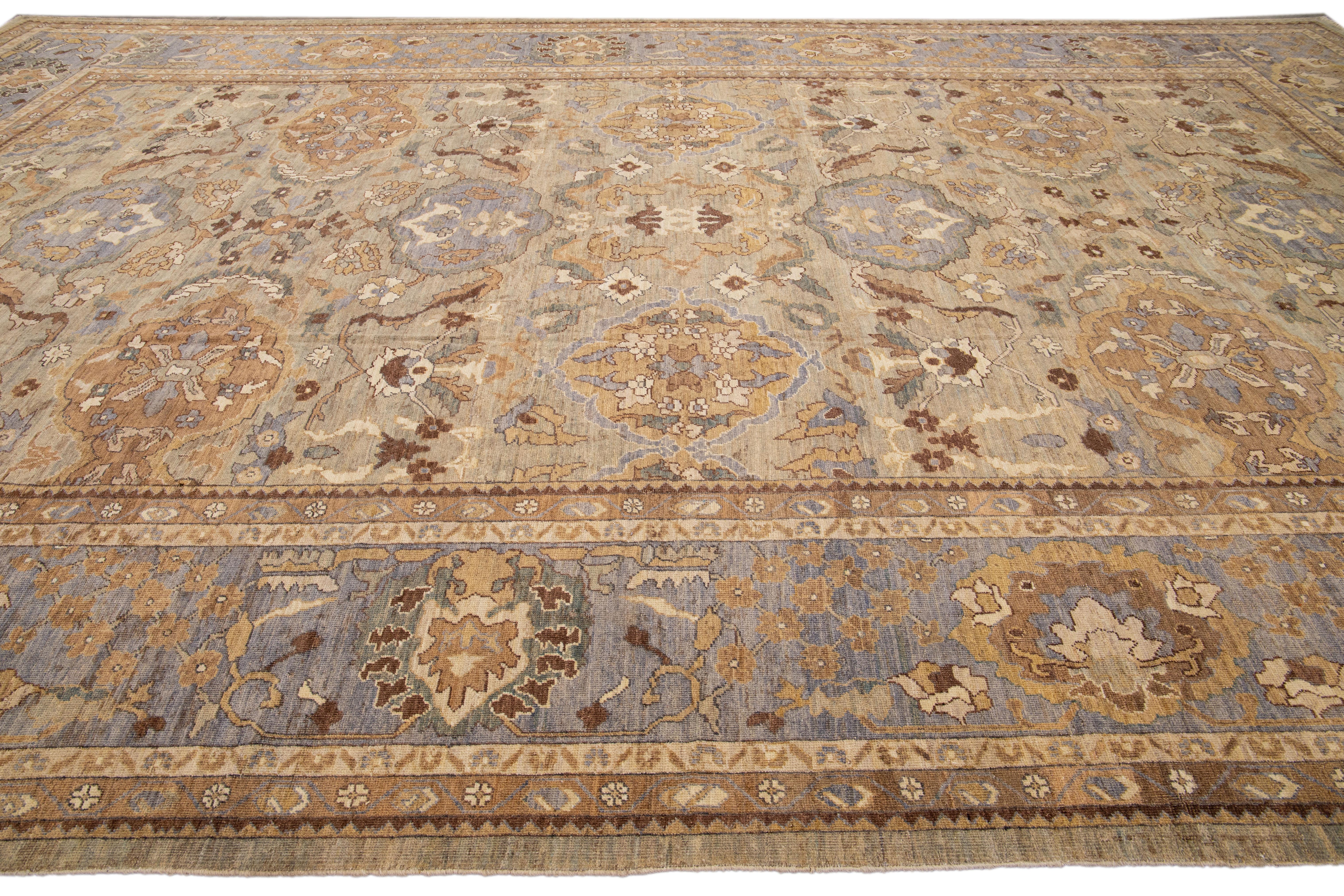 Modern Beige Handmade Sultanabad Floral Pattern Oversize Wool Rug In New Condition For Sale In Norwalk, CT