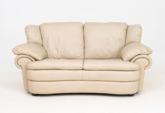 Modernes beigefarbenes gepolstertes Sofa mit 2 Sitzen