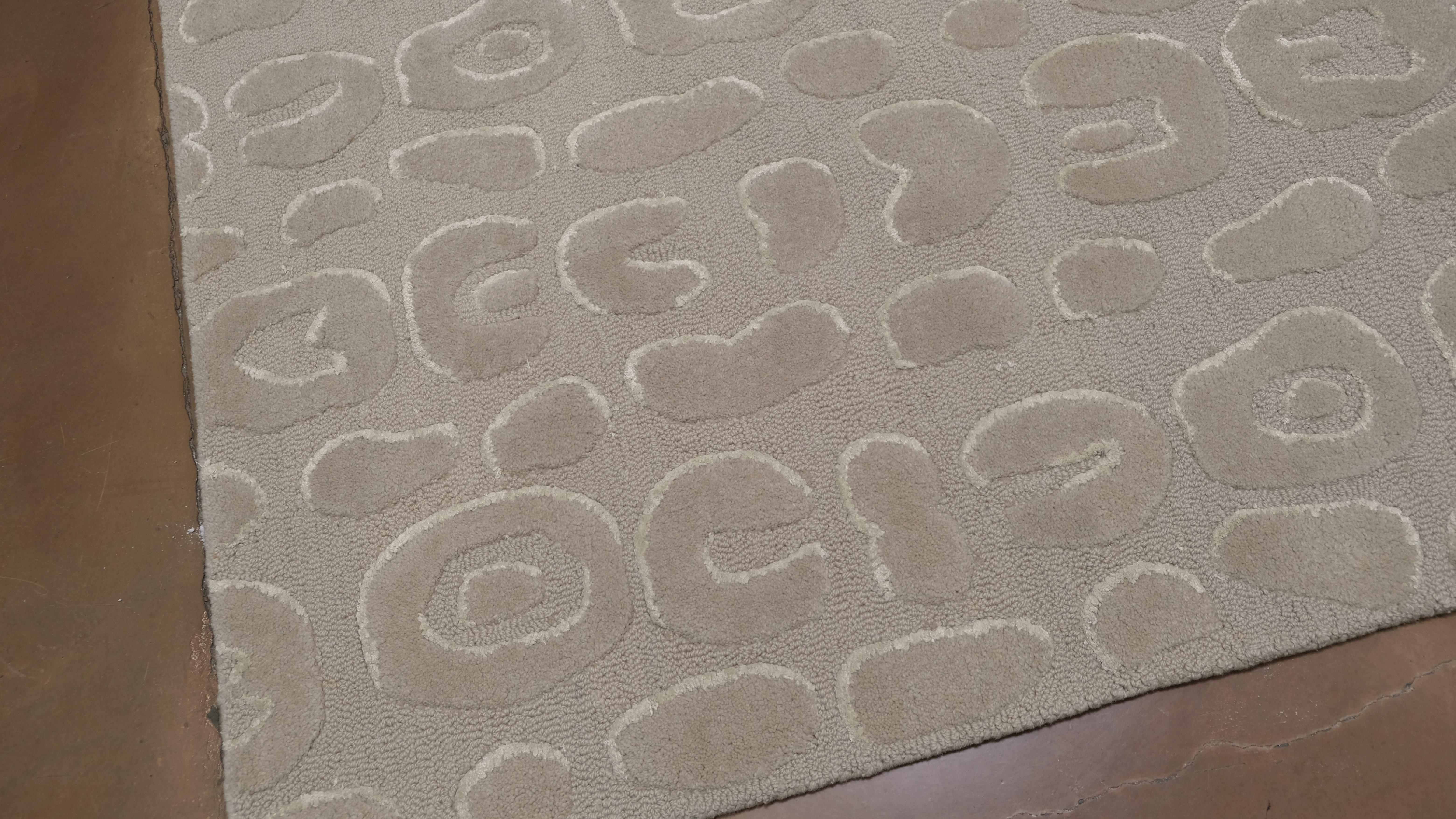 Tapis moderne en laine beige à motif léopard fait à la main 9'x12' en vente 1