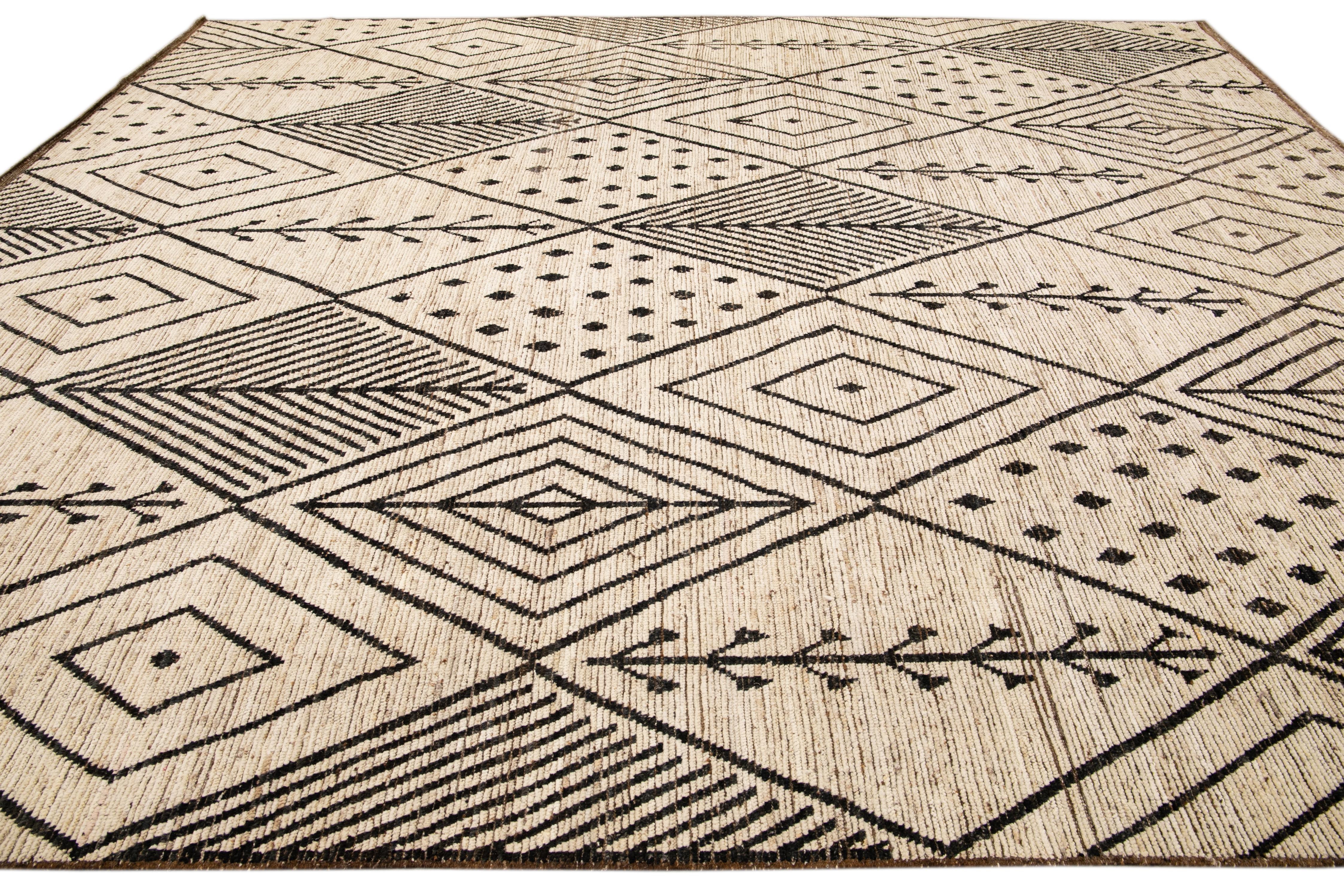 Modern Beige Moroccan Style Handmade Boho Designed Oversize Wool Rug In New Condition For Sale In Norwalk, CT