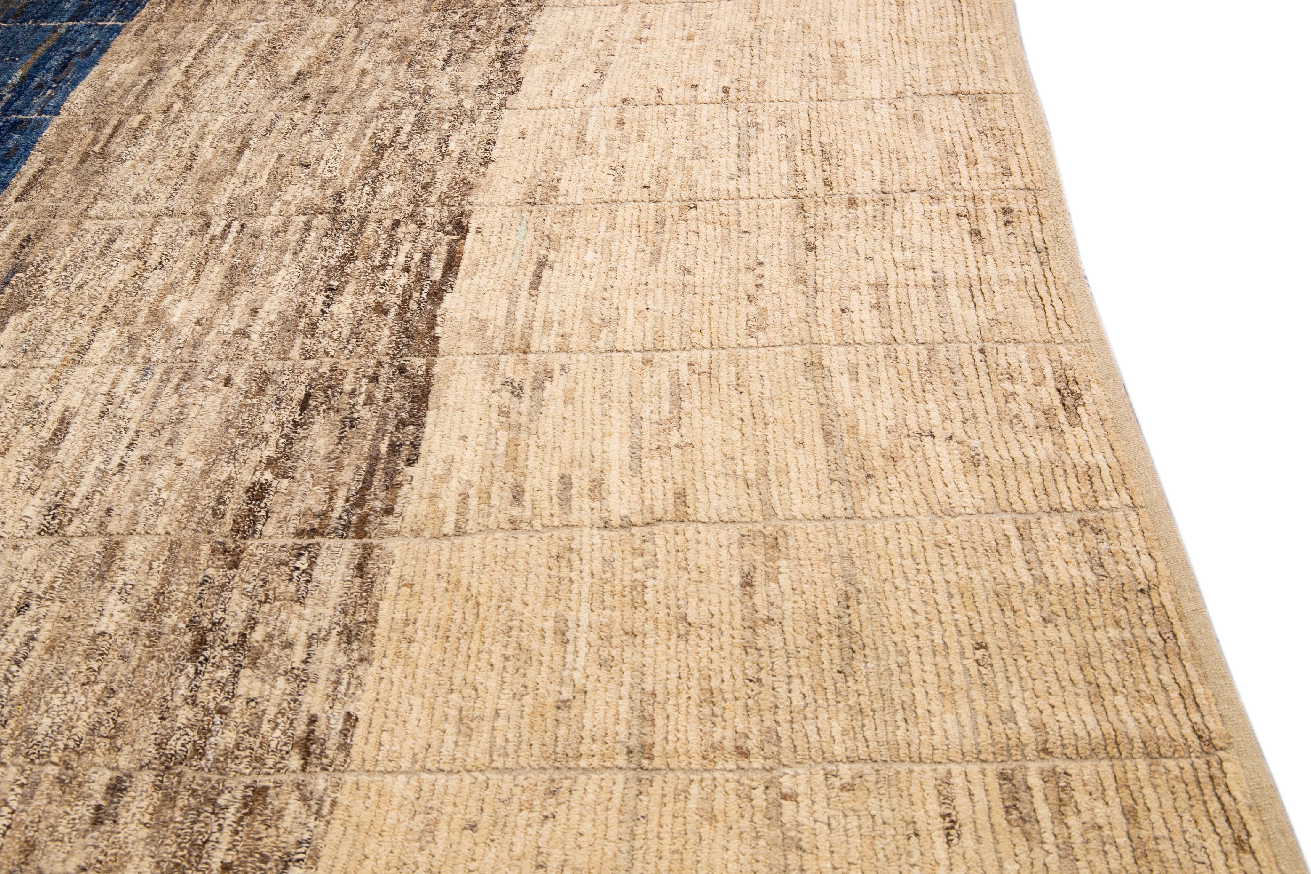 Tapis carré en laine Boho moderne beige de style marocain, fait à la main et conçu de manière géométrique Neuf - En vente à Norwalk, CT