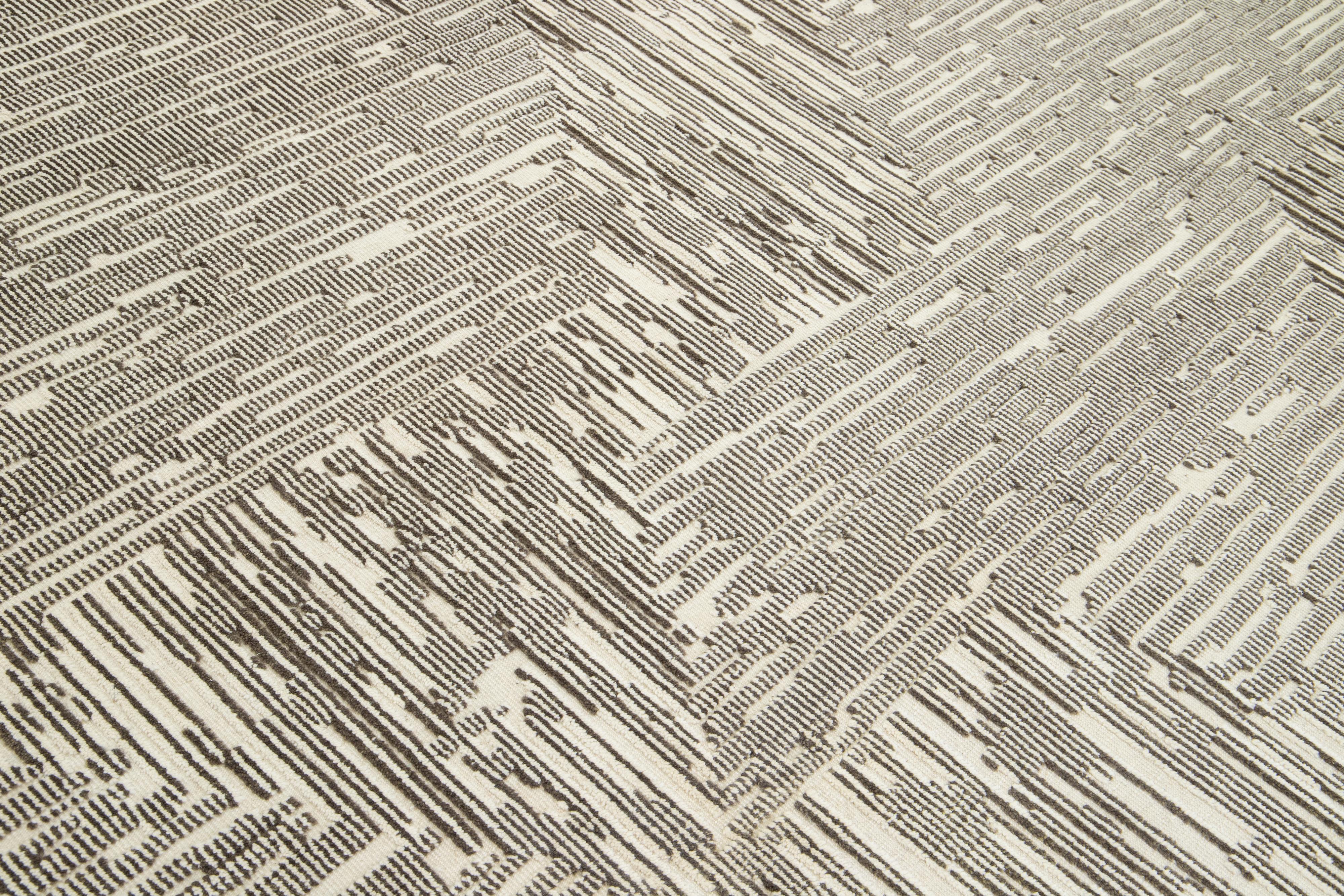 Moderner beiger Wollteppich im marokkanischen Stil in Beige mit abstraktem Design von Apadana im Angebot 2