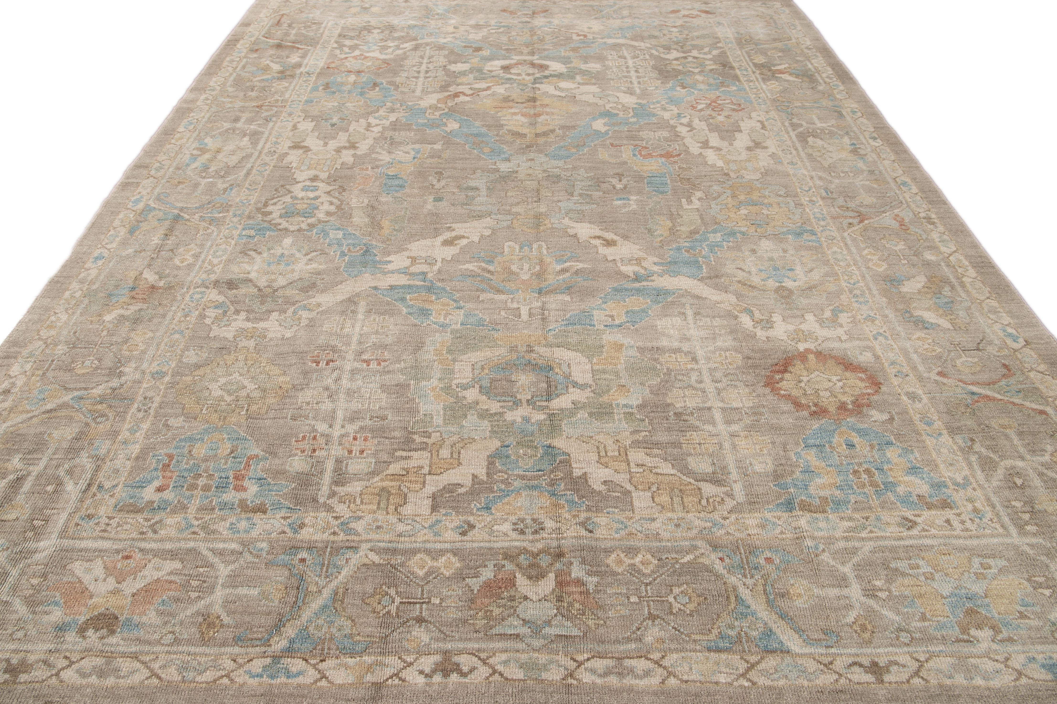 Moderner moderner beiger handgefertigter Sultanabad-Wollteppich mit Blumenmuster (Persisch) im Angebot