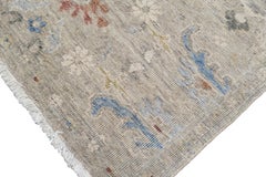 Traves de Mesa Moderno de Lana de 2'4''x6' Beige con Naranja Quemado y Azul de Diseño Floral