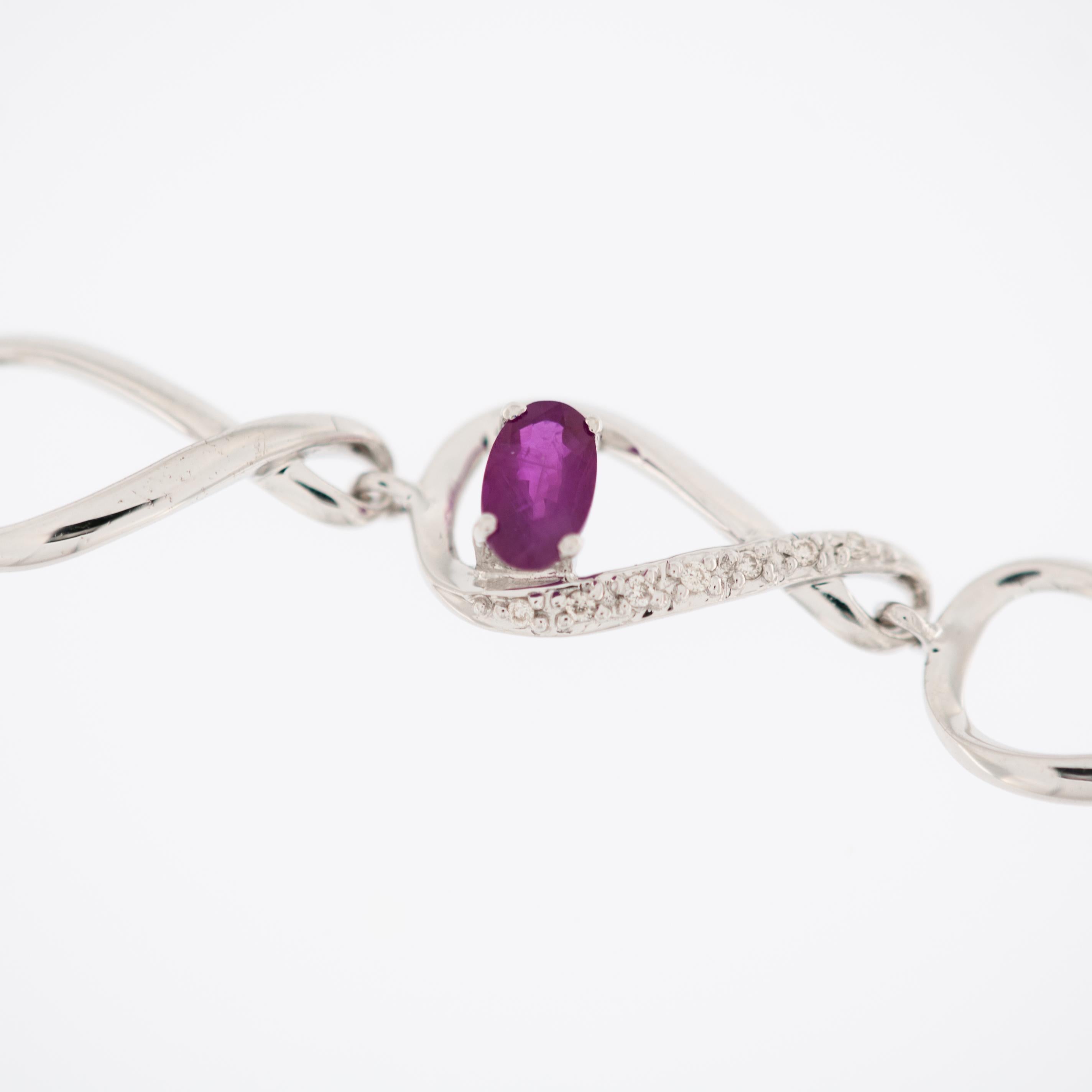 Modern Belgian 18kt White Gold Bracelet with Diamonds and Rubies In Excellent Condition For Sale In Esch-Sur-Alzette, LU
