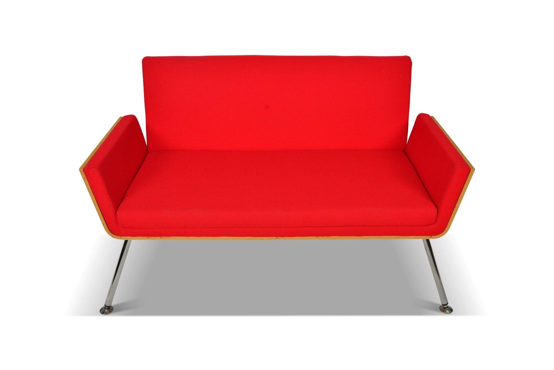 Modern Bentwood Loveseat in Red Wool For Sale 1