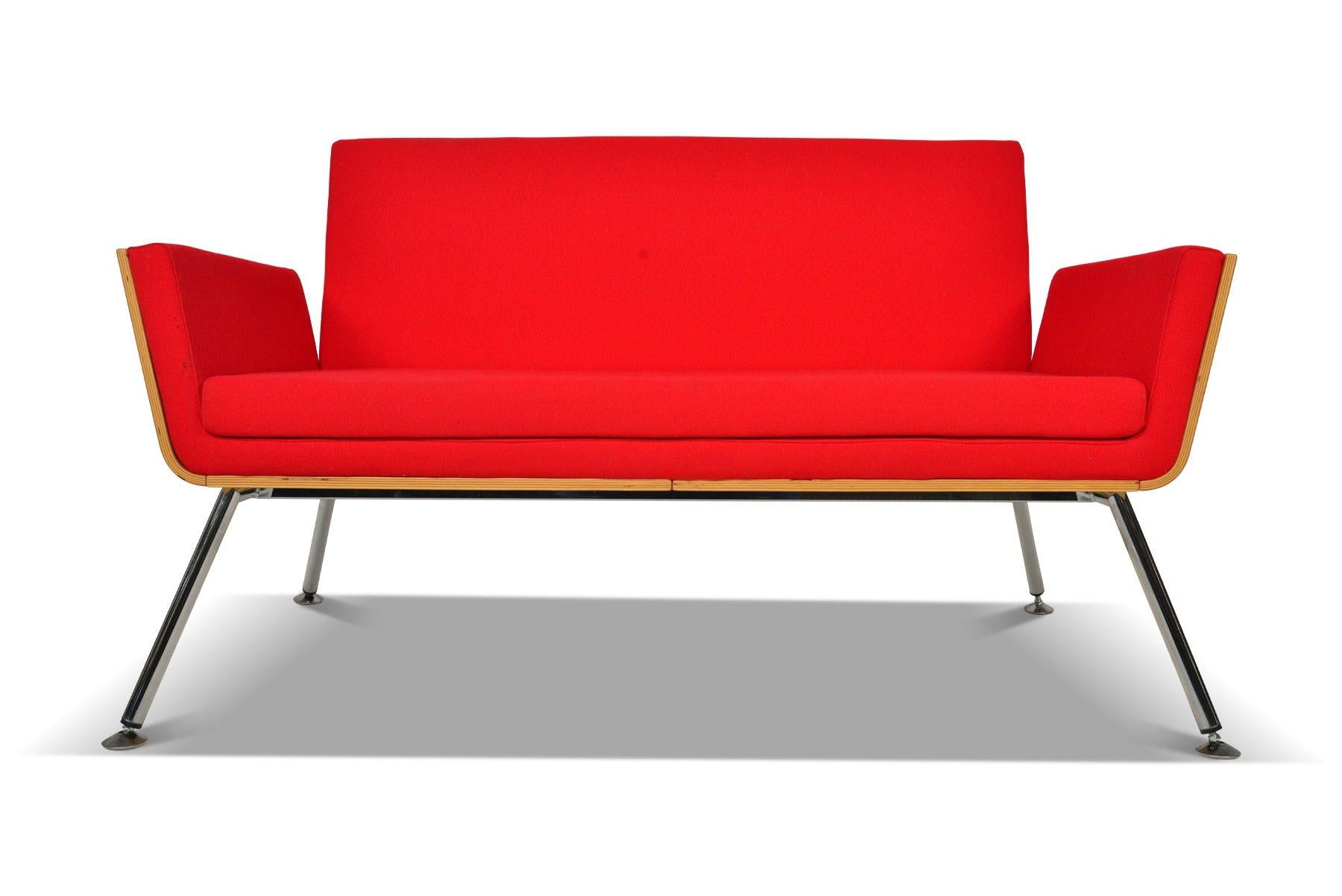 Modern Bentwood Loveseat in Red Wool For Sale 2