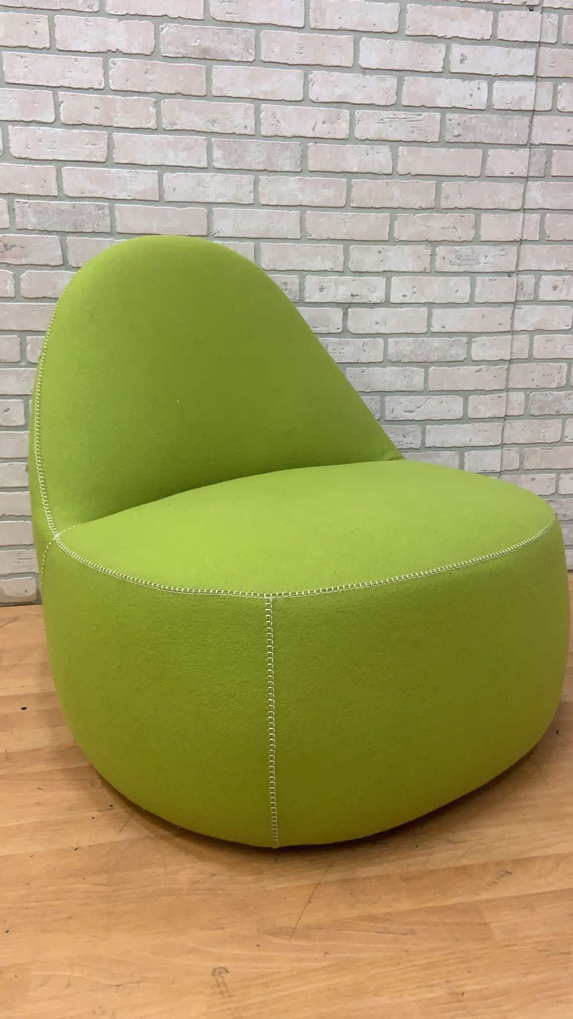 Contemporary Modern Bernhardt Design Mitt Lounge Chair in Green For Sale