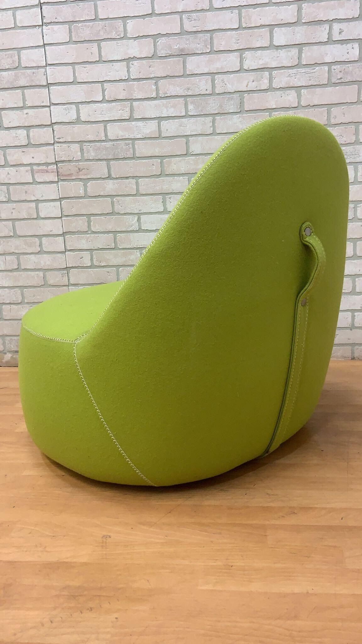 Modern Bernhardt Design Mitt Lounge Chair in Green In Good Condition For Sale In Chicago, IL