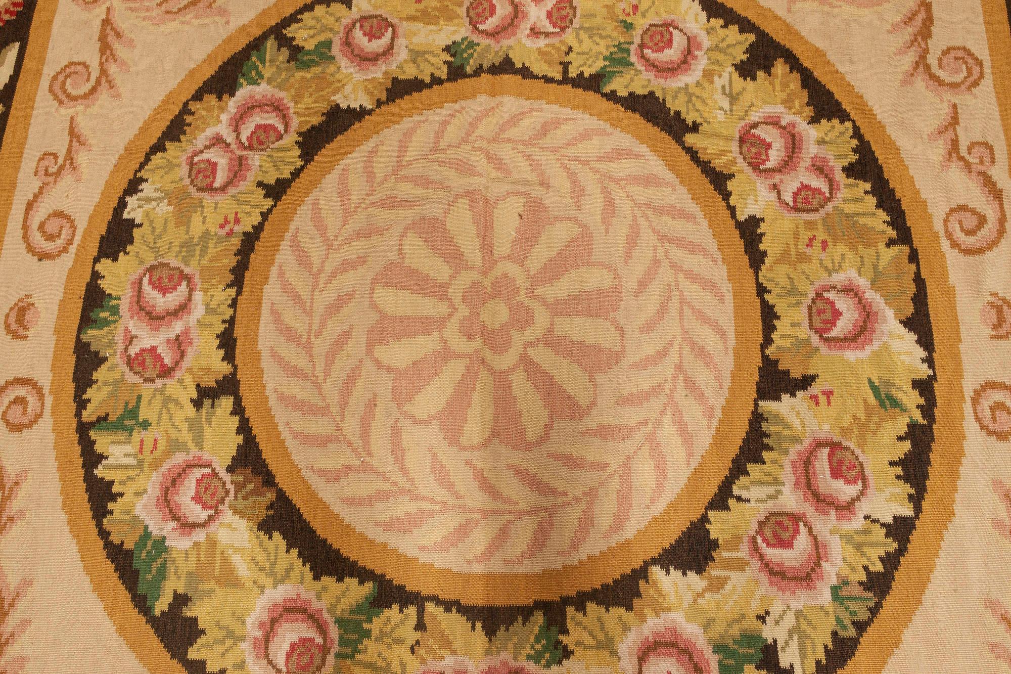 Modern Bessarabian floral design handmade wool rug by Doris Leslie Blau.
Size: 12.3