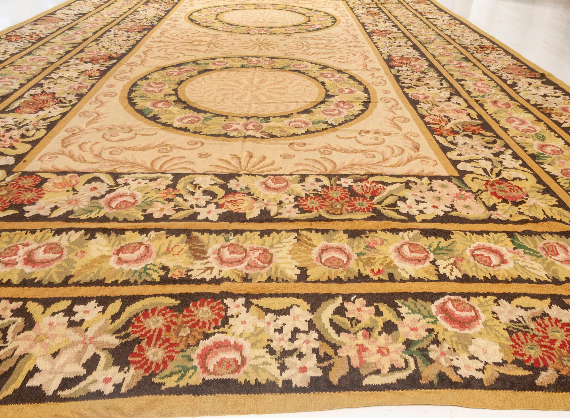 Modern Bessarabian Floral Design Handmade Wool Rug by Doris Leslie Blau In New Condition For Sale In New York, NY