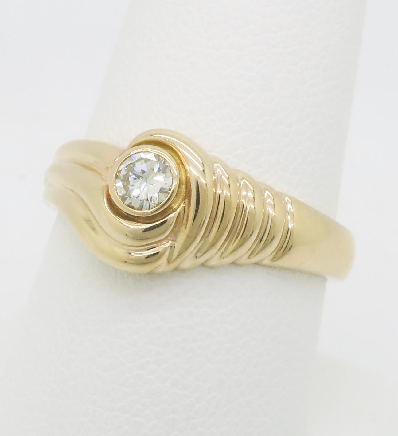 Moderner Diamantring mit Lünette Damen