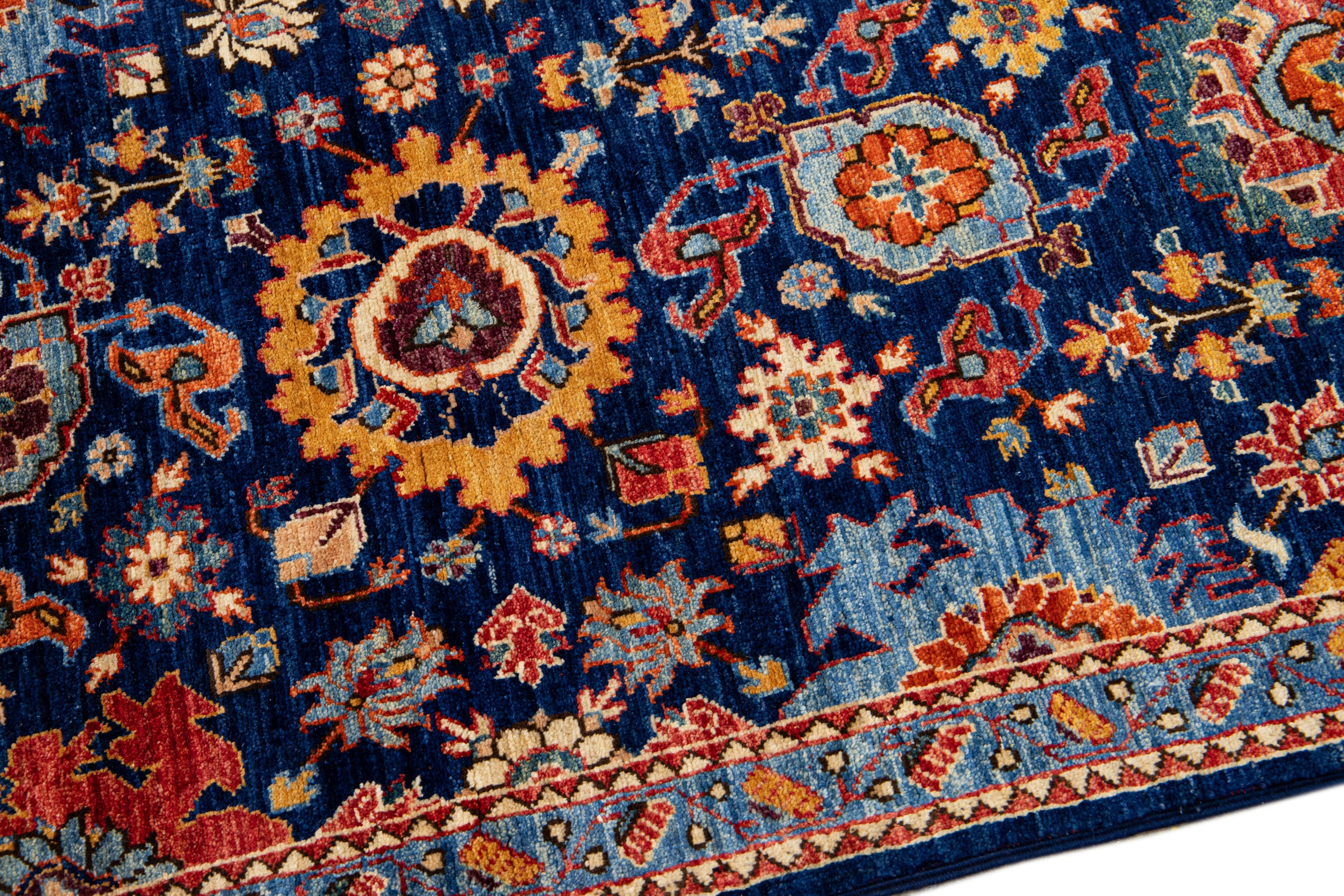 Tapis moderne en laine bleu écaillé de style Bidjar, fait à la main et à motifs floraux Neuf - En vente à Norwalk, CT