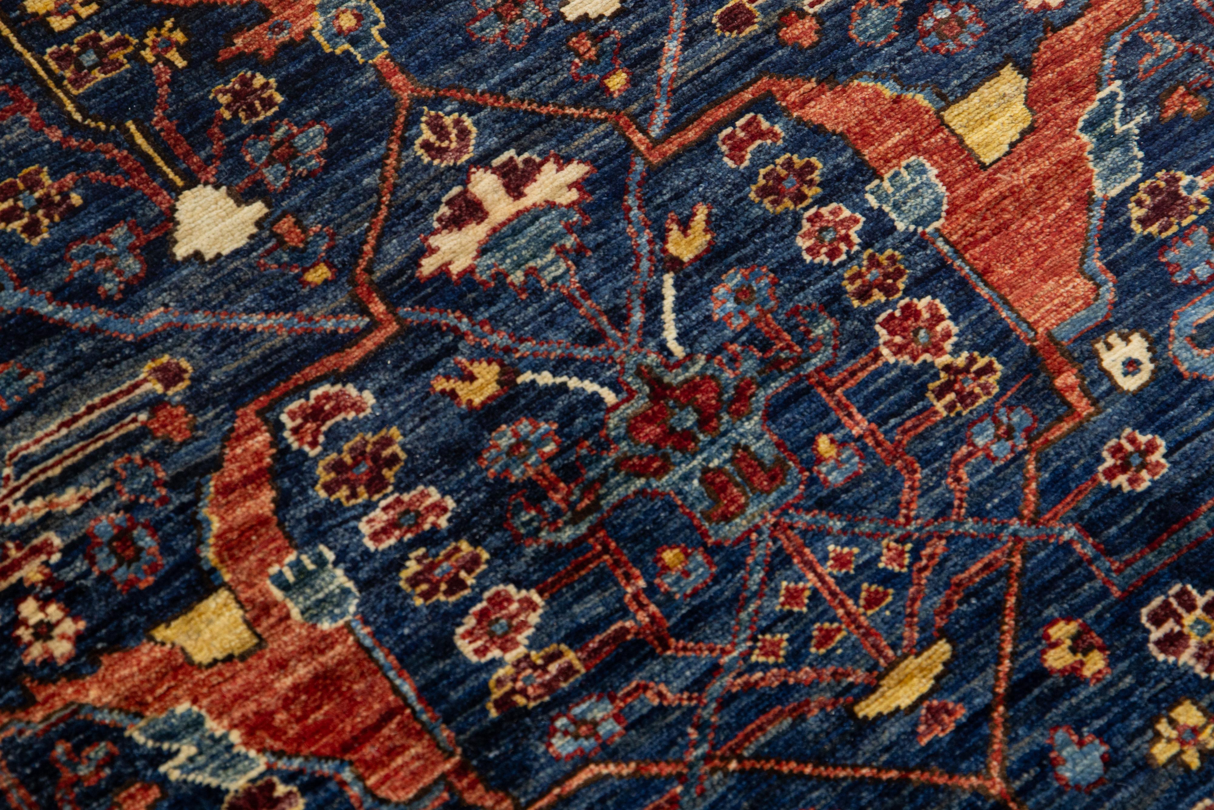 Laine Tapis de couloir moderne Bidjar en laine fait à la main en bleu avec motif sur toute la surface en vente