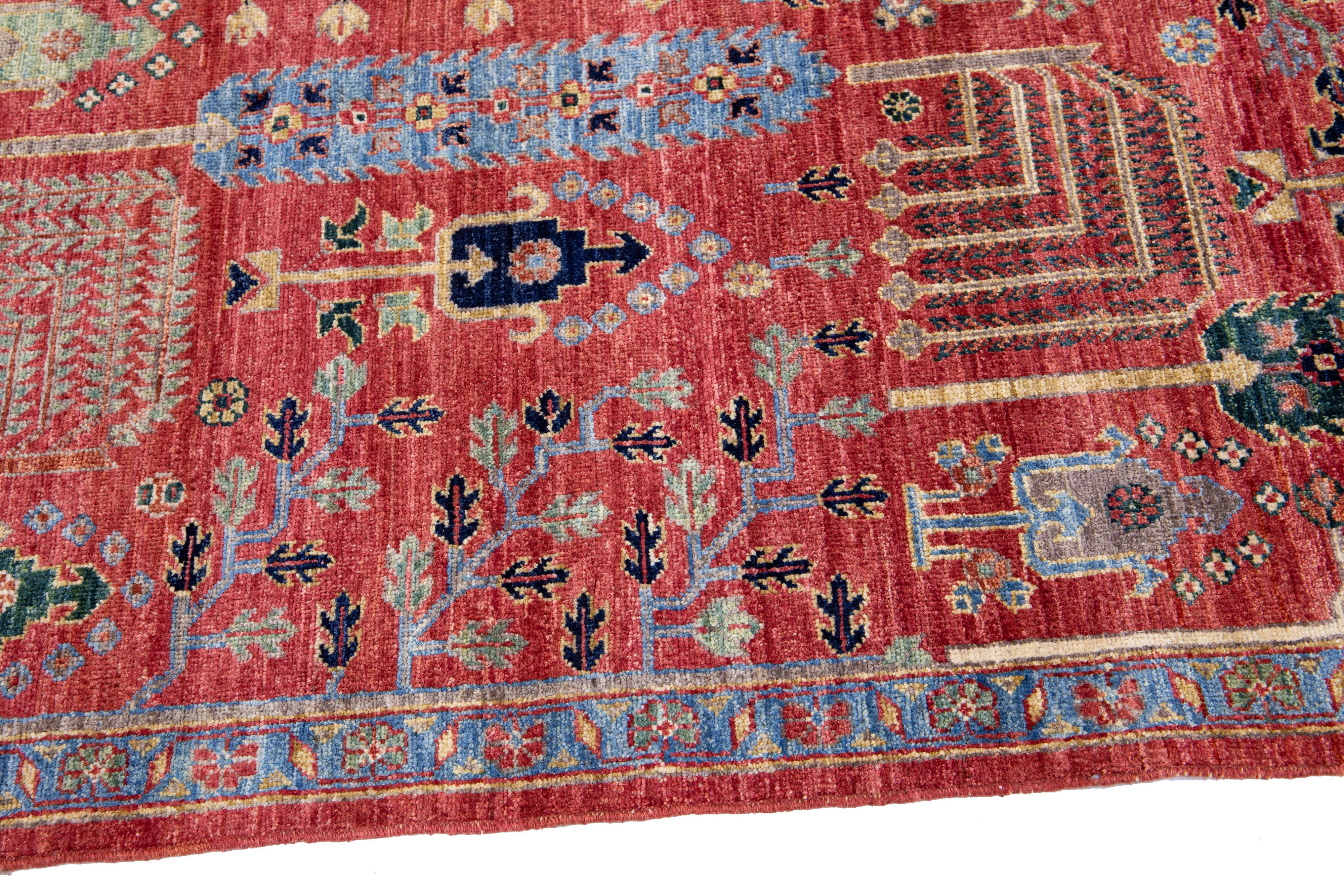 Moderner roter handgefertigter Wollteppich im Bidjar-Stil mit geometrischem Blumenmotiv (21. Jahrhundert und zeitgenössisch) im Angebot