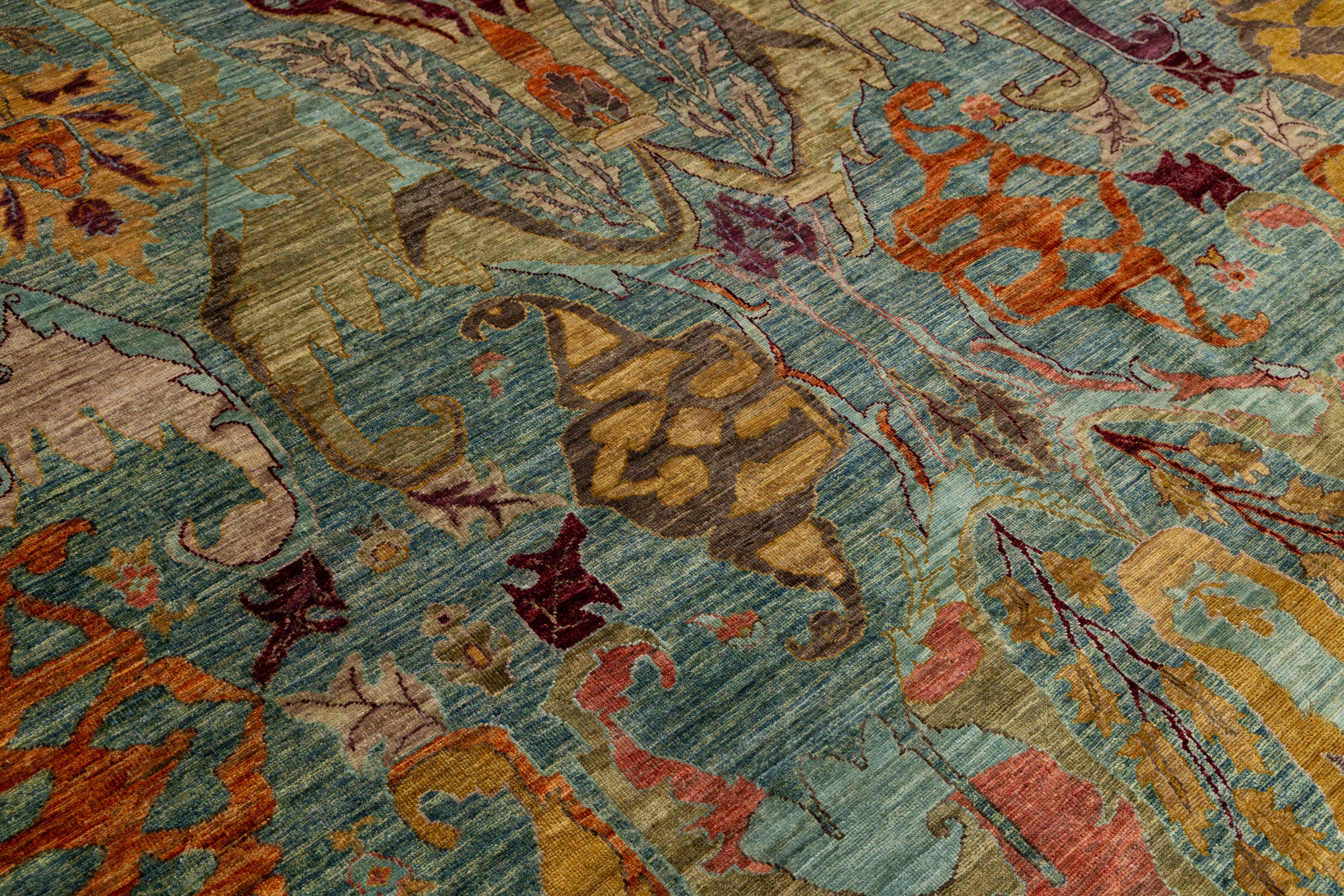 By Design Modern Rugs en laine noués à la main en bleu avec un design d'inspiration persane en vente 1