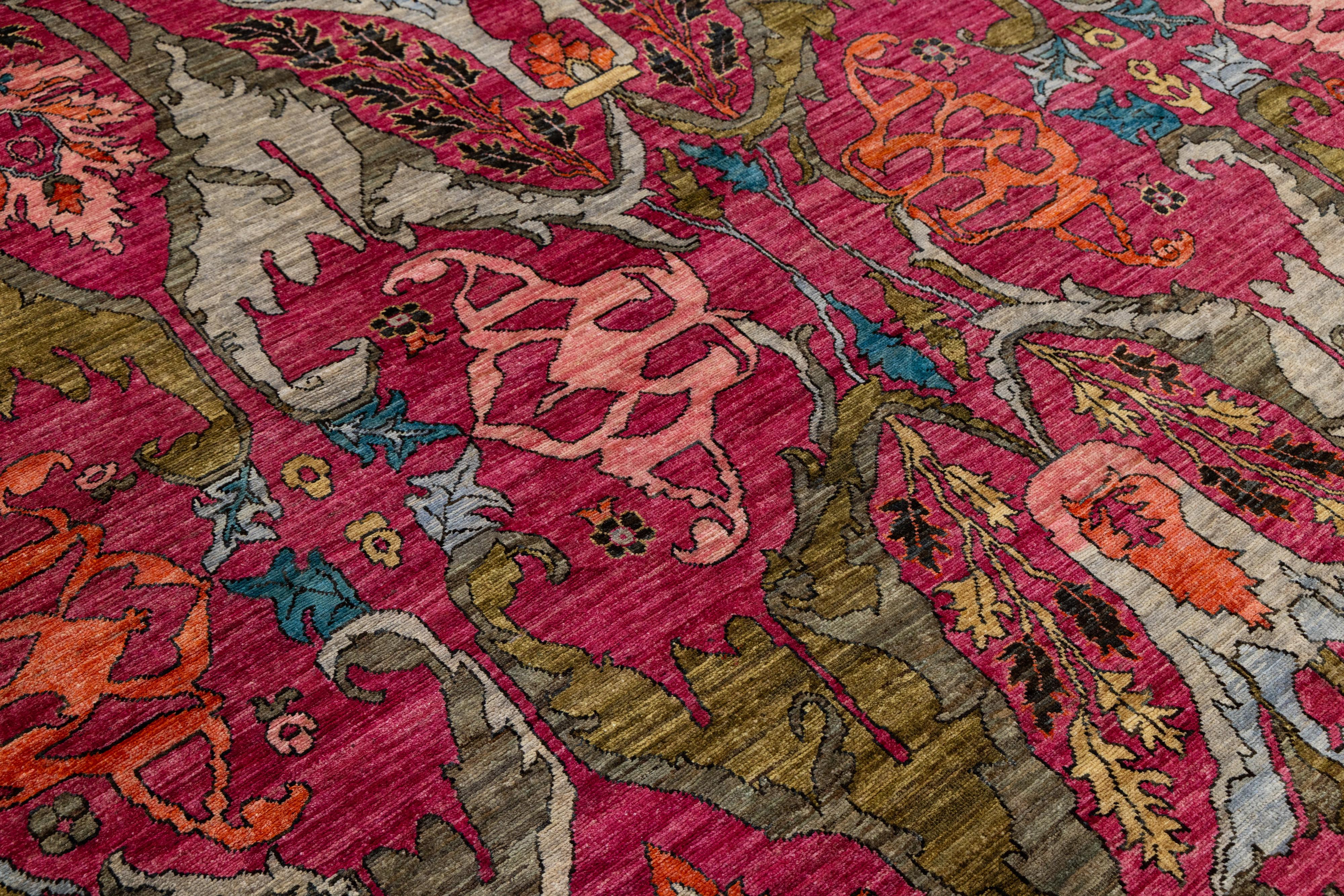 Moderner Wollteppich im Bidjar-Stil, handgeknüpft in Rosa mit persisch inspiriertem Design (Wolle) im Angebot