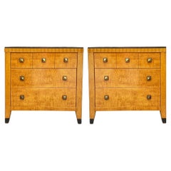 Commodes / coffres modernes en bois satiné de style Biedermeier - Paire