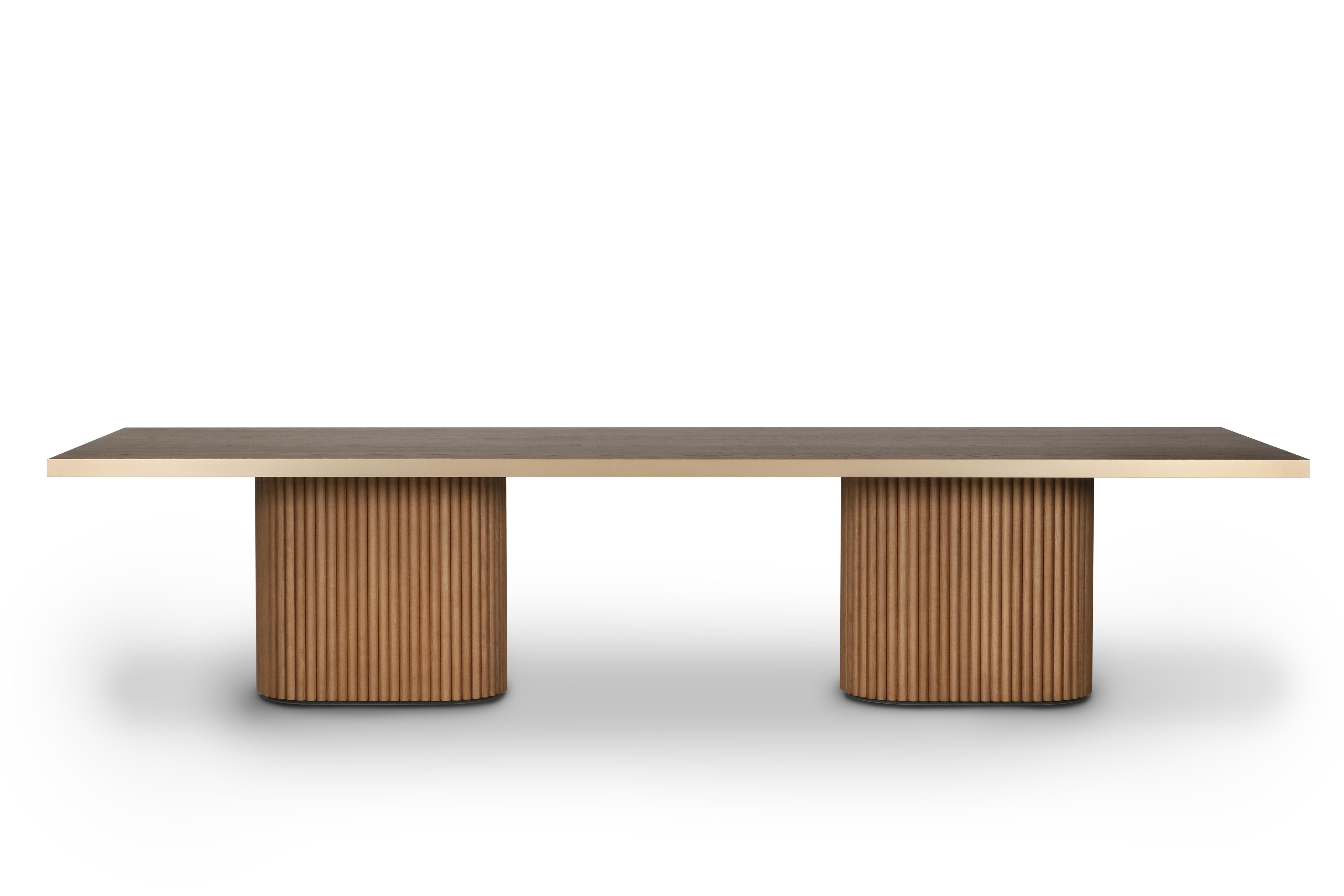 Table de salle à manger Biloba, collection contemporaine, fabriquée à la main au Portugal - Europe par Greenapple.

Conçue par Rute Martins pour la collection Contemporary, la table de salle à manger en bois Biloba est née du défi de réinterpréter