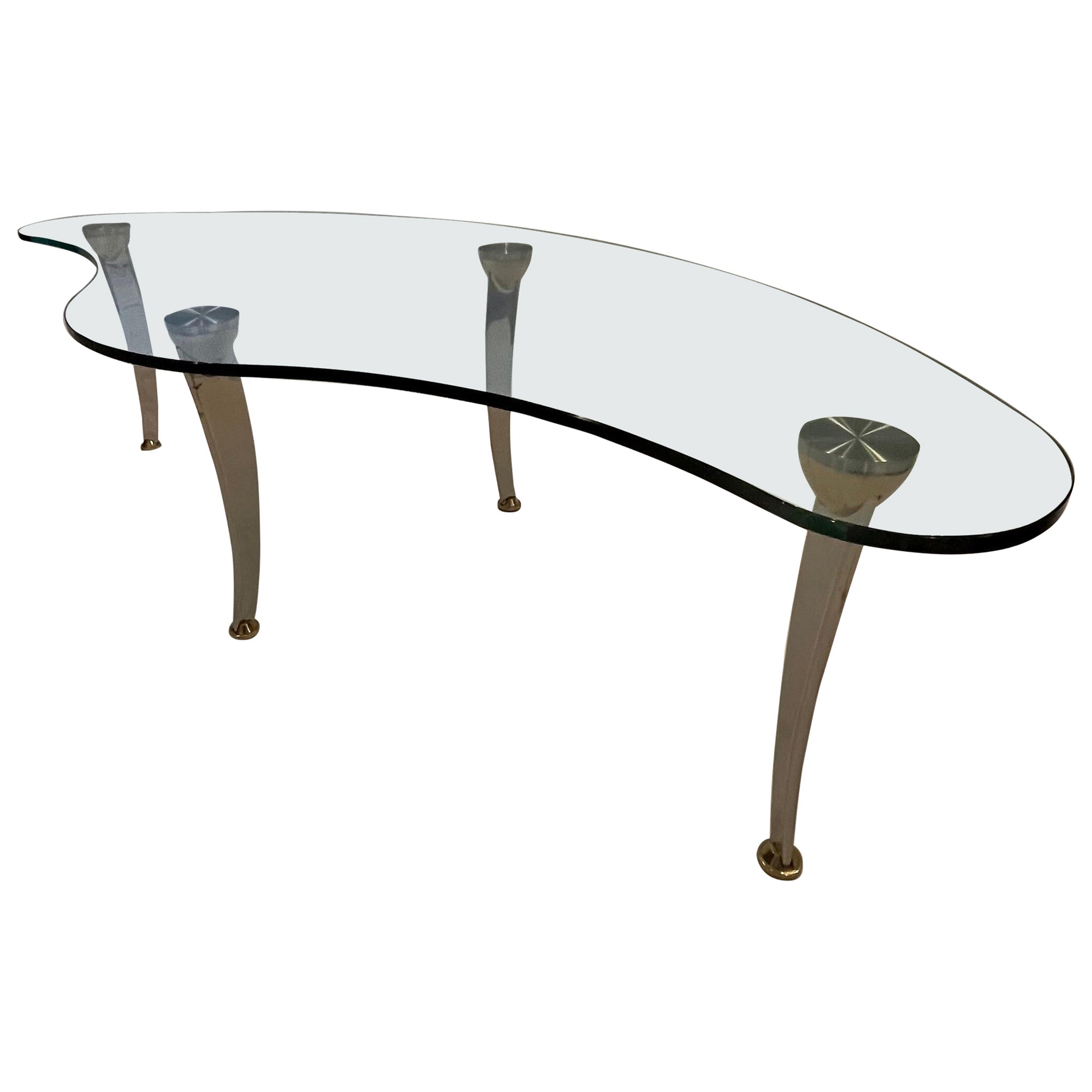 Mesa de centro moderna biomórfica de cristal Patas esculturales de cromo y latón