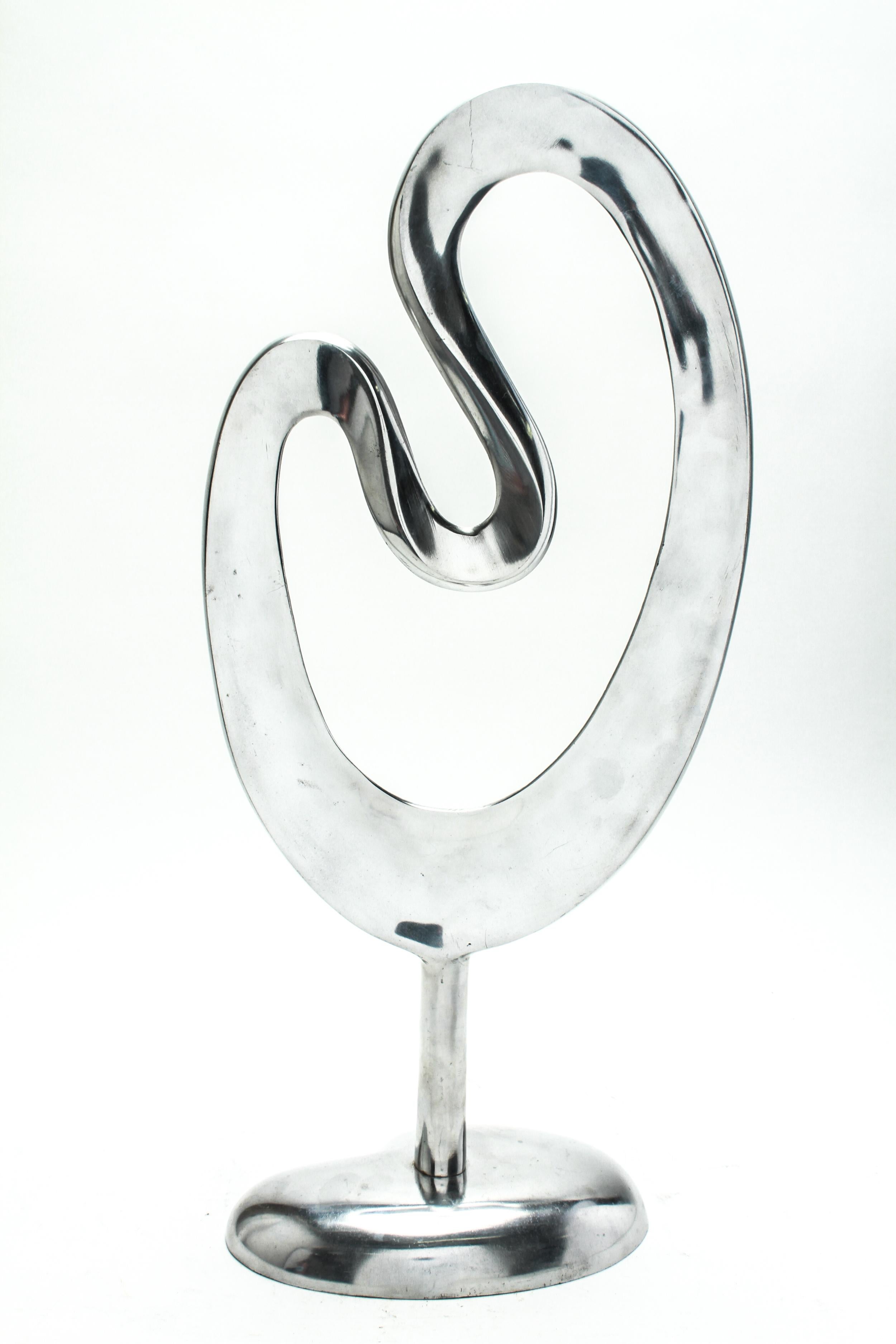 Modern Biomorphic Sculpture in Chromed Aluminum In Good Condition In New York, NY