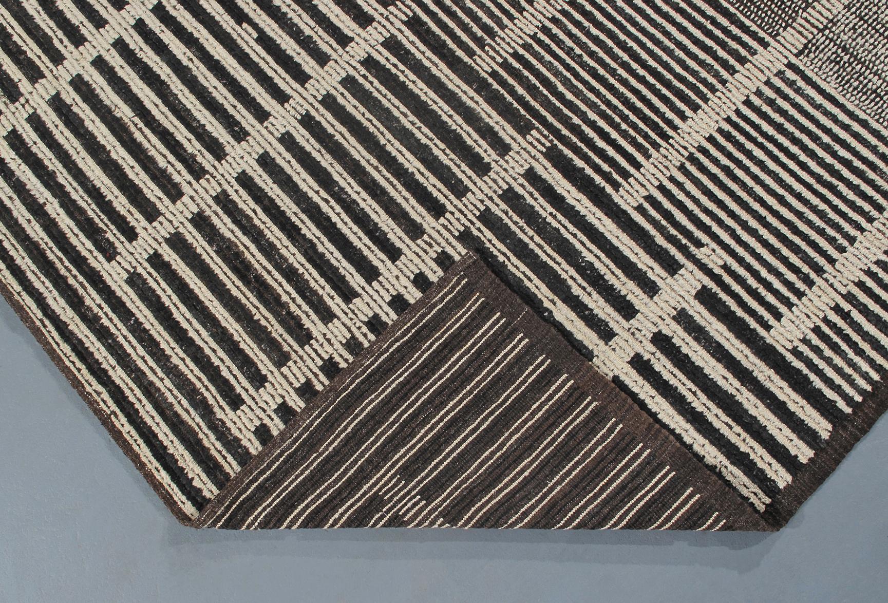 Wool Modern Bixby Rug with an Asymmetrical Geometric Design For Sale