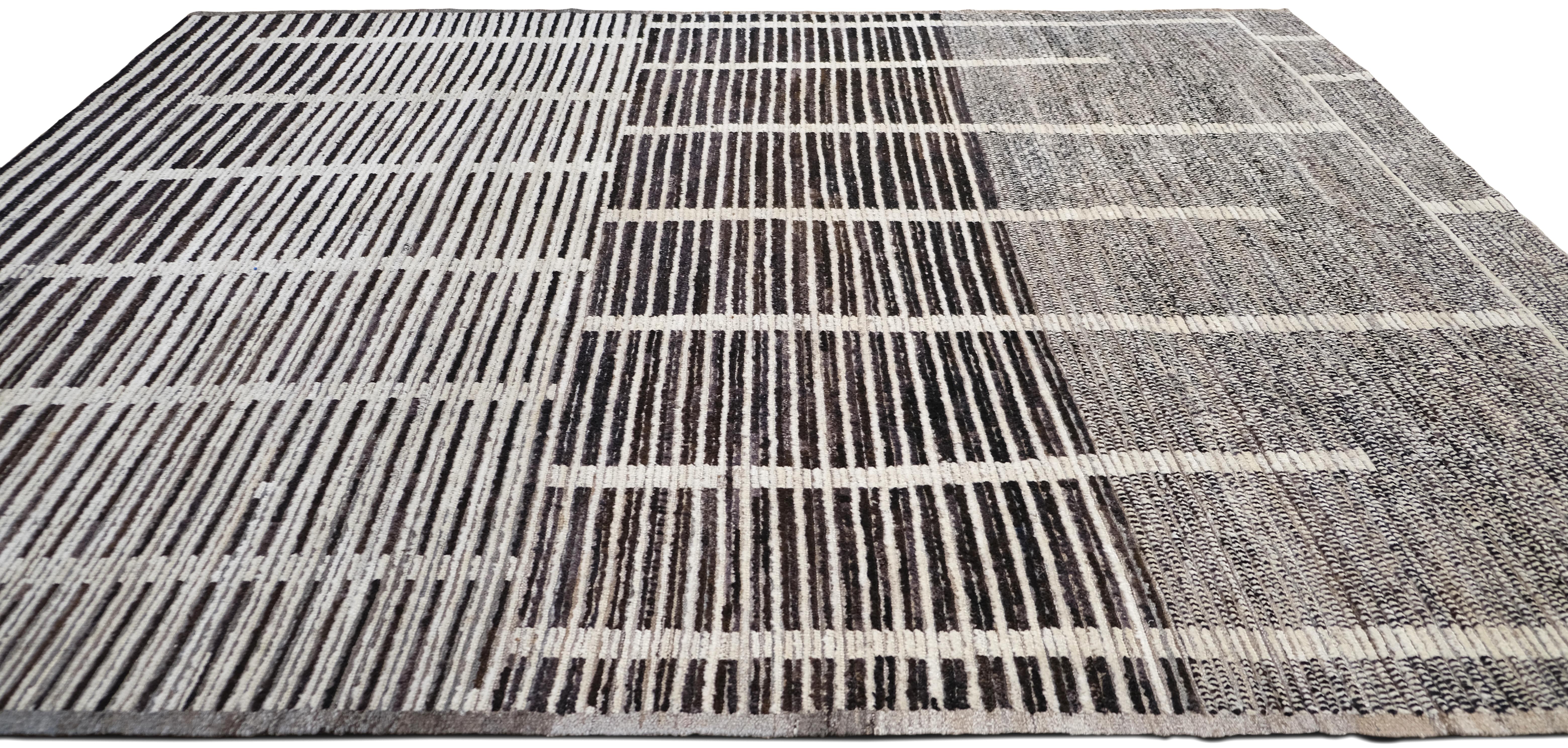 Negro moderno y marfil  Alfombra de lana con motivos geométricos lineales 9'7''x11'9'' Afgano en venta