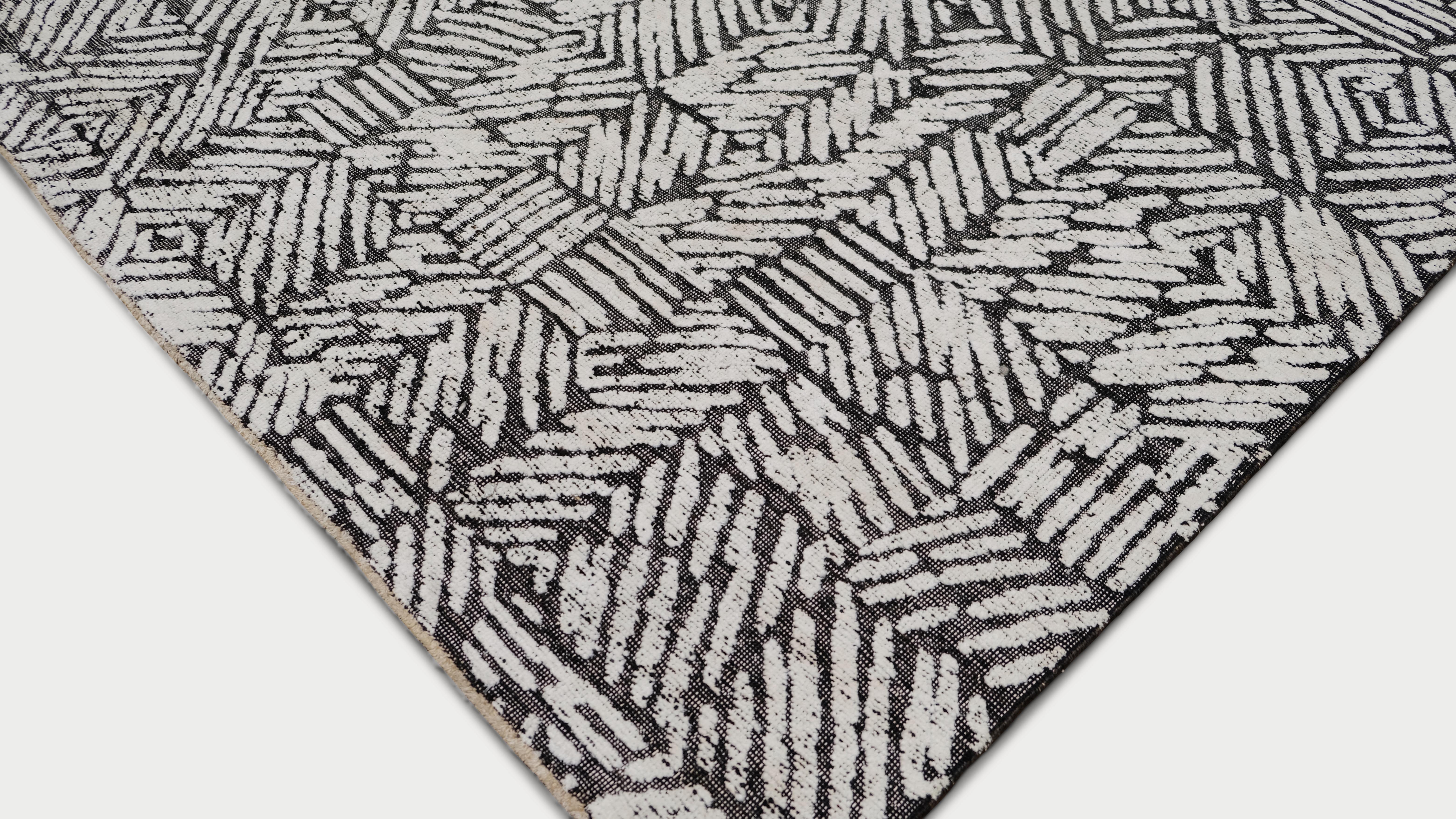 Noué à la main The Moderns Tapis géométrique en laine mélangée noir et blanc 8'3''x9'11'' en vente